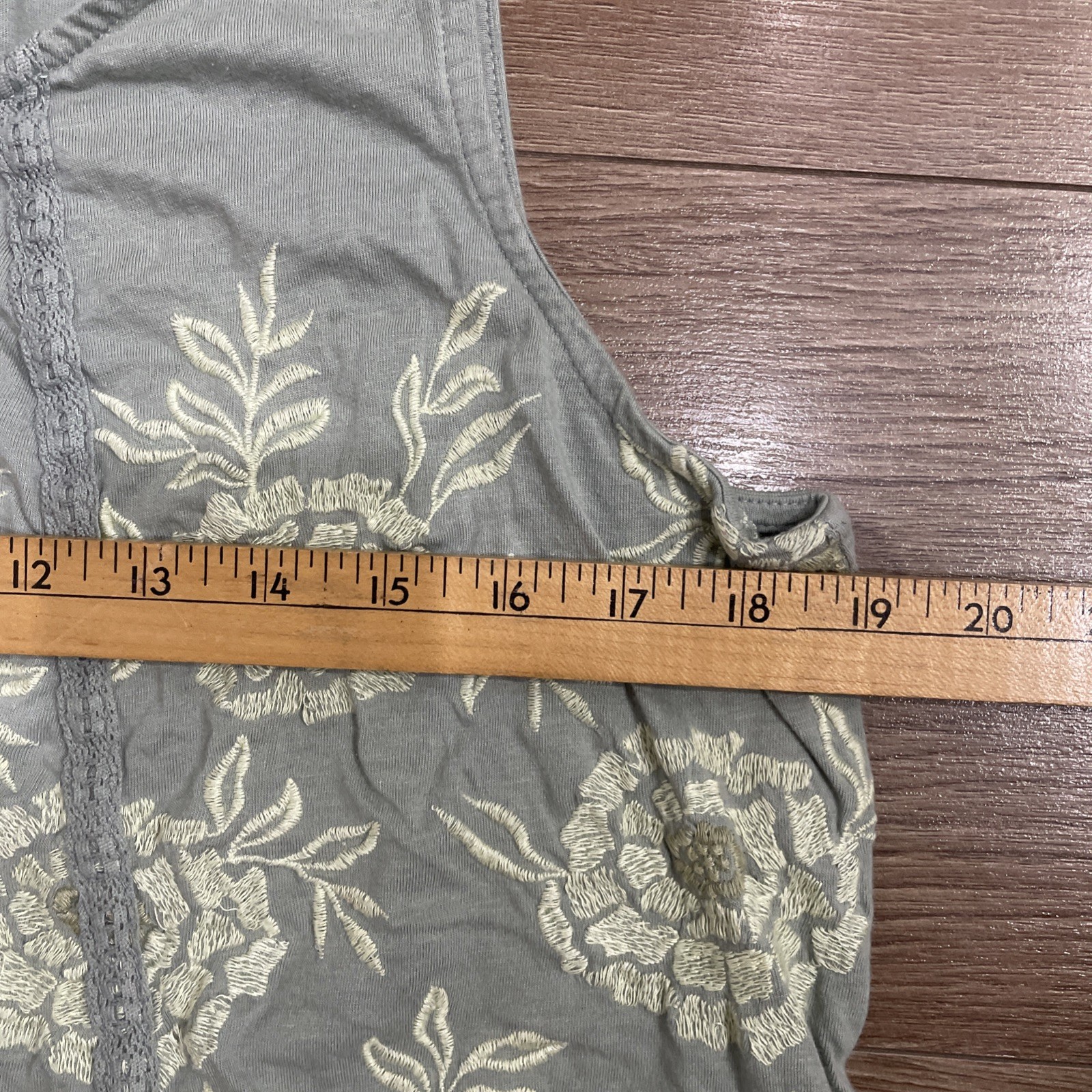 Logo Lori Goldstein Womens M Sage Green Tank Top Embroidered Floral Boho Beachy