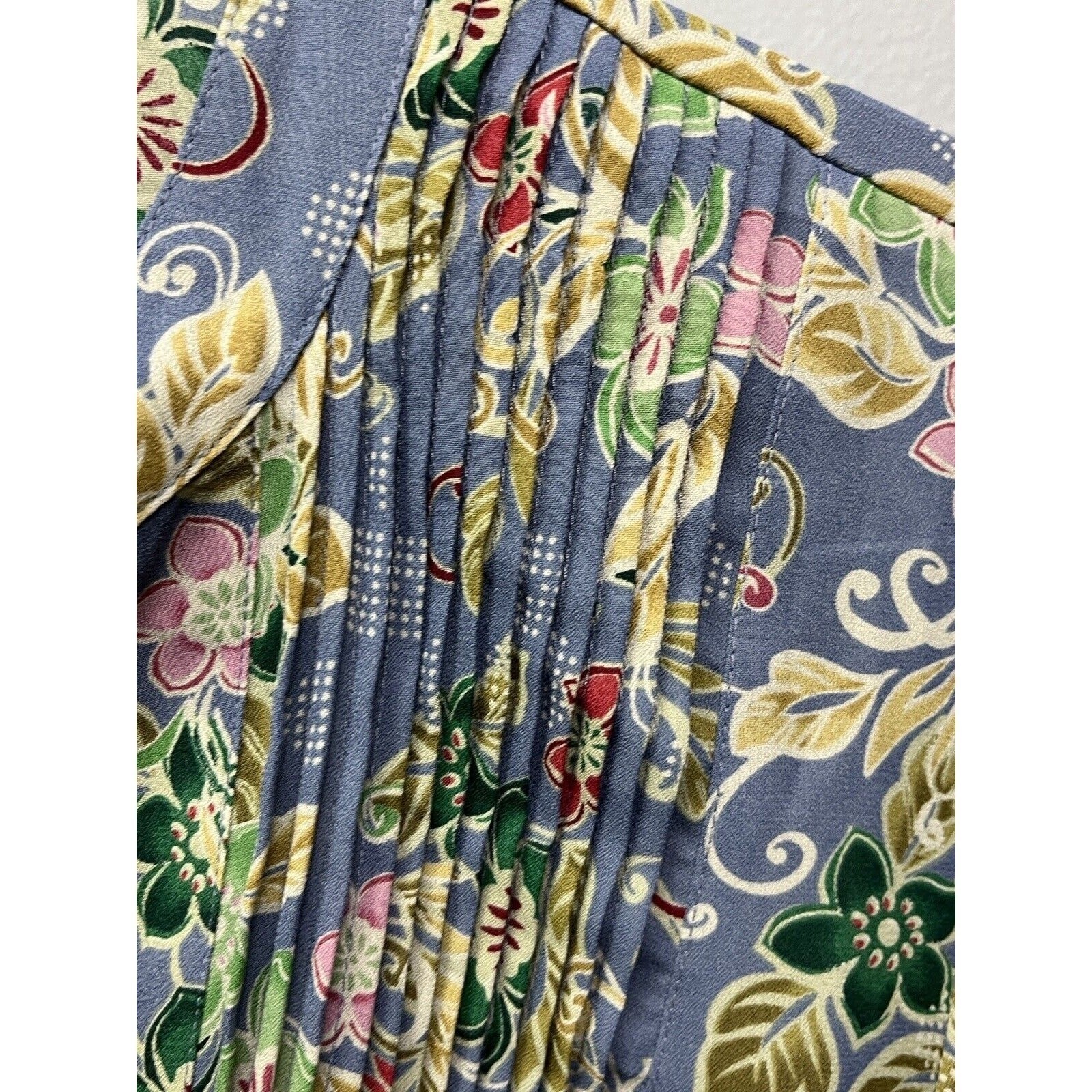 Madison Studio Blouse Womens 8 Blue Floral Pintuck Pleated Button Up Long Sleeve