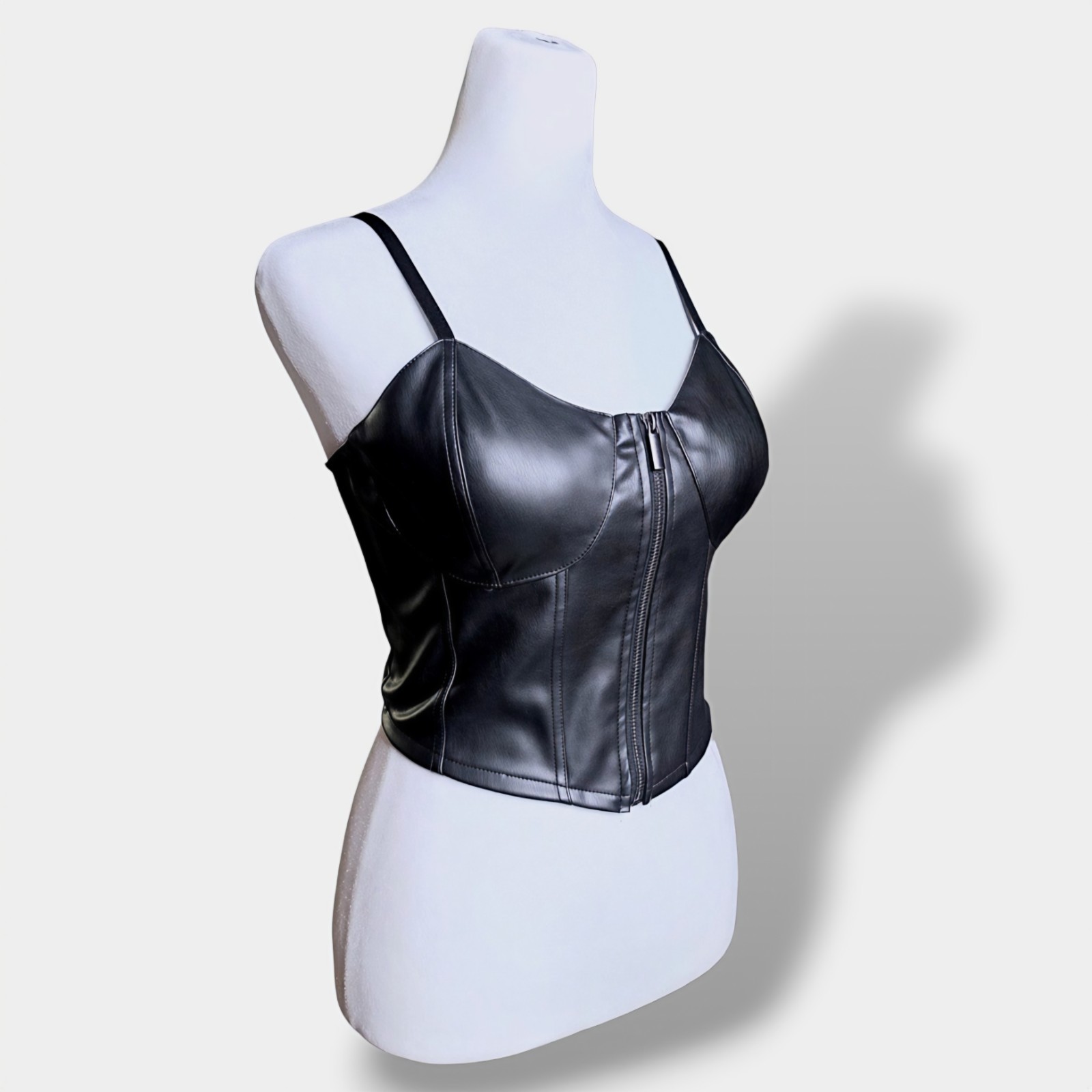 No Boundaries NWOT Women’s Black Leather Front Zip Bustier Top Size Medium