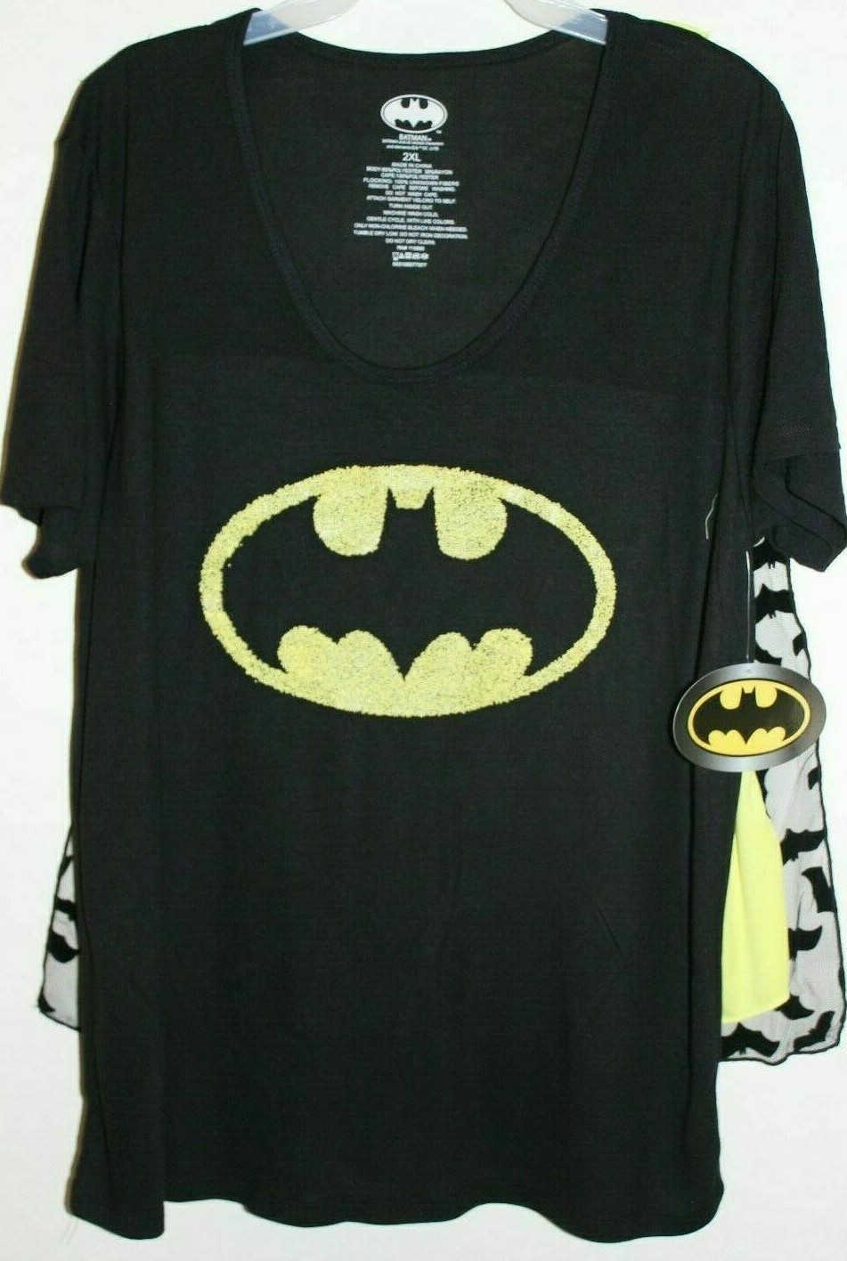 NEW Junior’s Batgirl Tee w/ 2 Detachable Capes Batman Logo Short Sleeve XS
