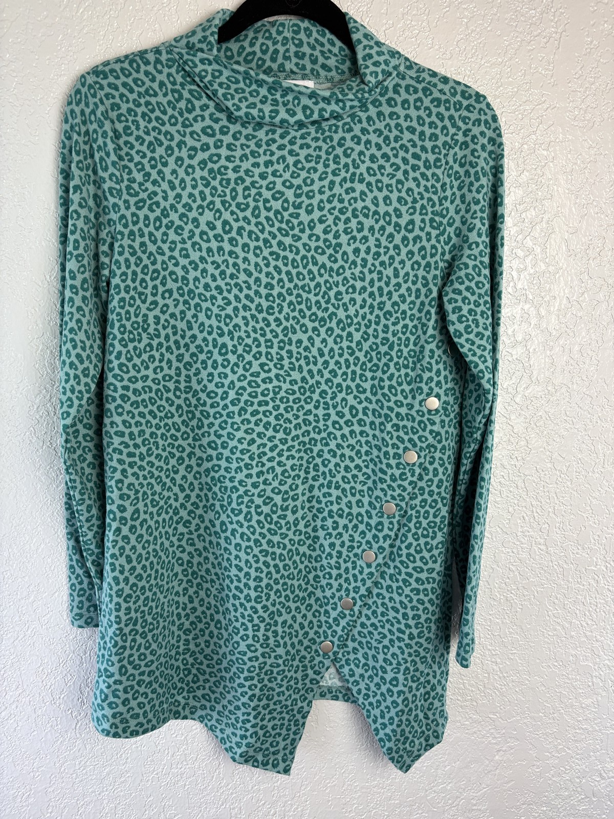 D&Co. Denim & Company XXS Green Leopard Print Cowl Neck Tunic Top Snaps