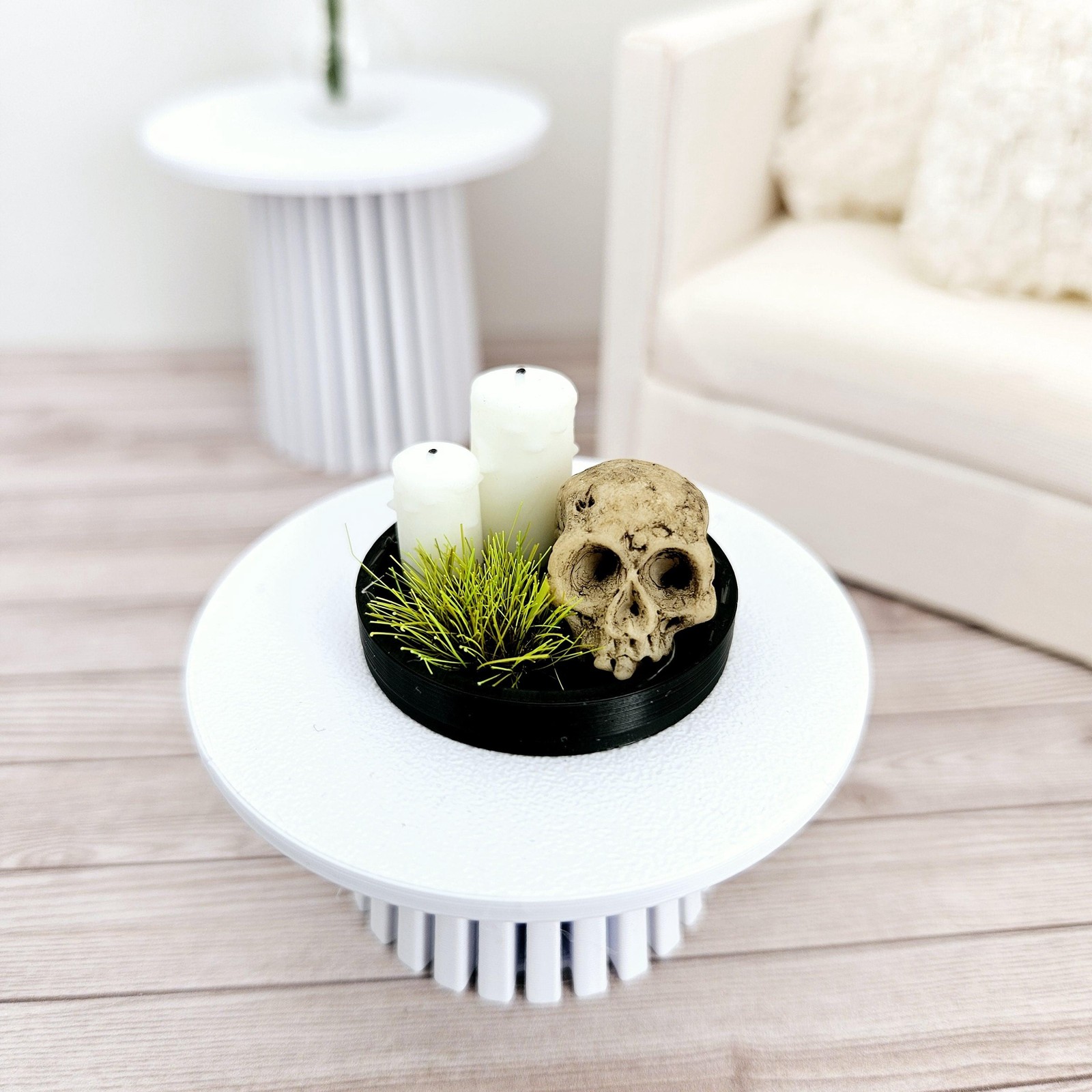 Dolls House Halloween Coloured tray ornament with 2x candles, green plant & a