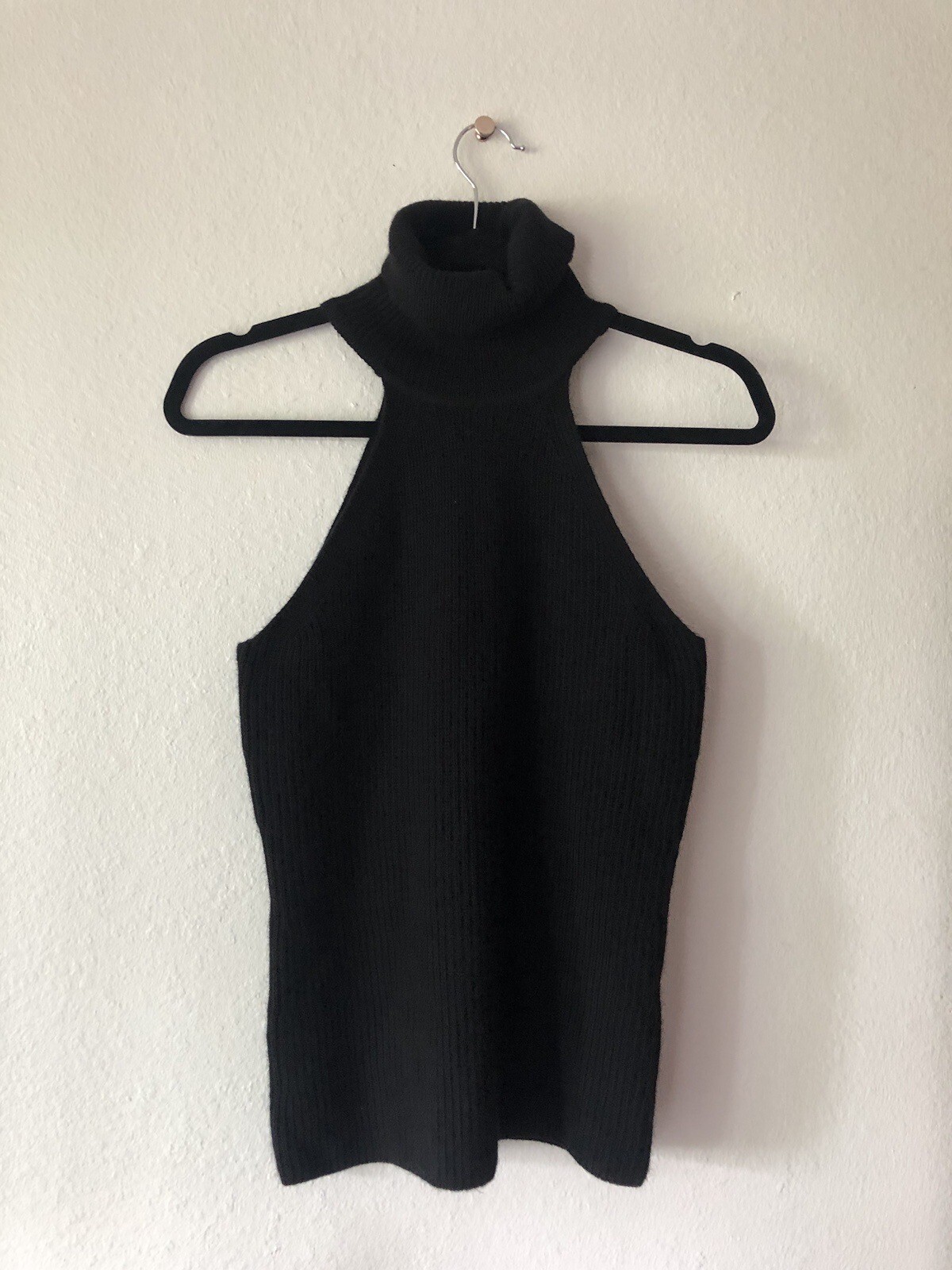 Woman Robbed-Knit Top Clem Sleeveless Roll Neck. Size S.