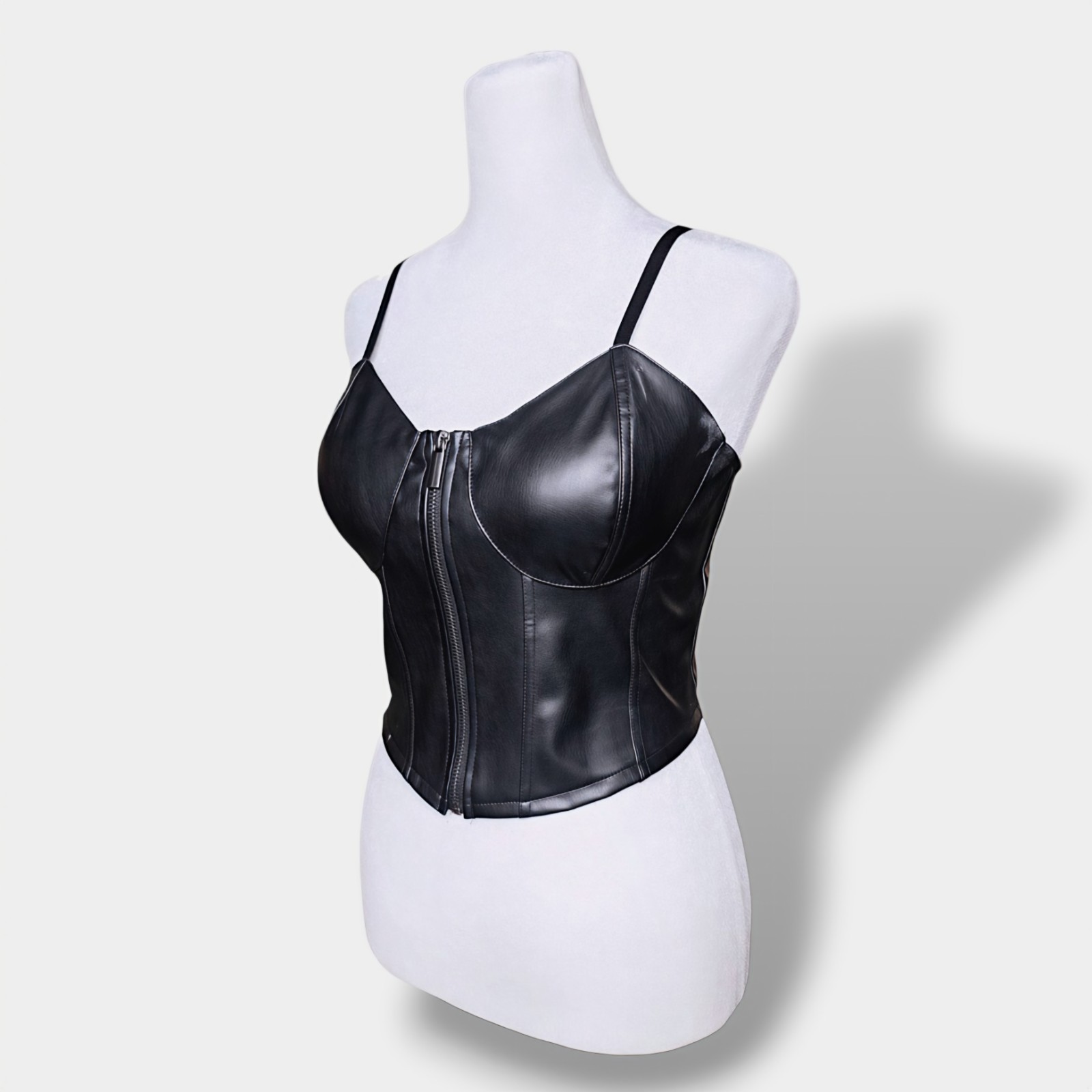 No Boundaries NWOT Women’s Black Leather Front Zip Bustier Top Size Medium