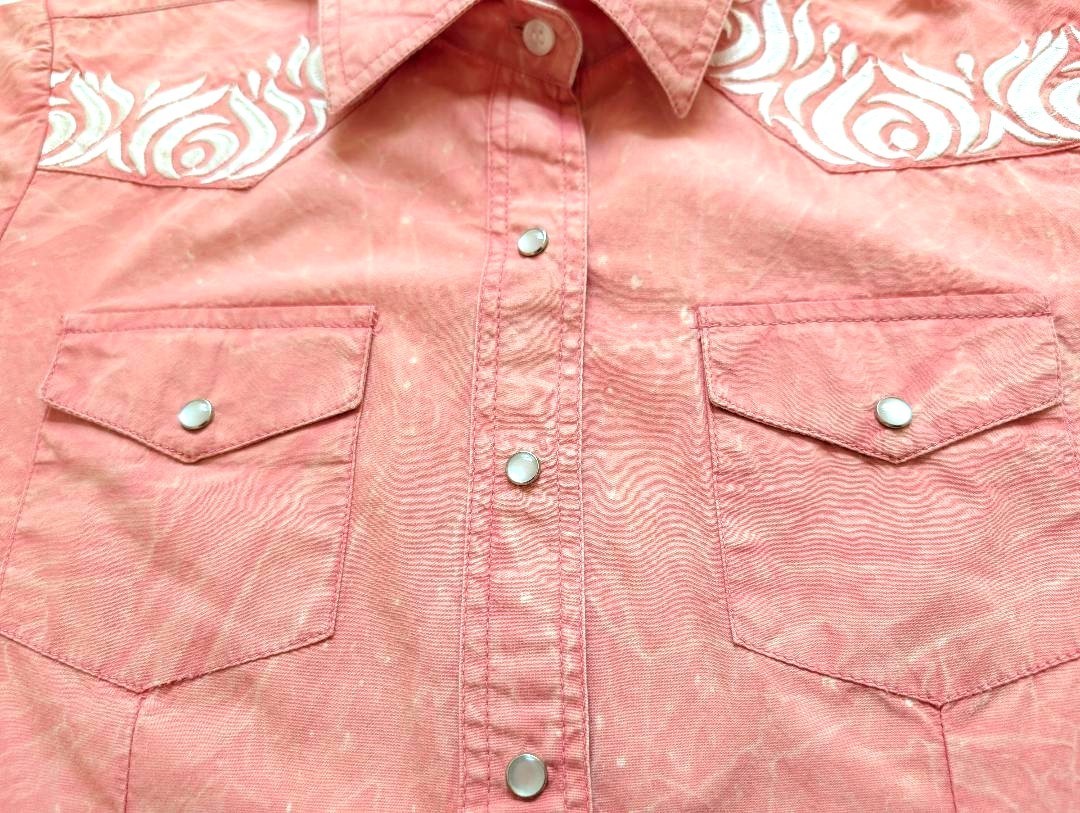 Wired Heart Western Cowgirl Shirt M Pink Embroidered Blouse Pearl Snap Coral
