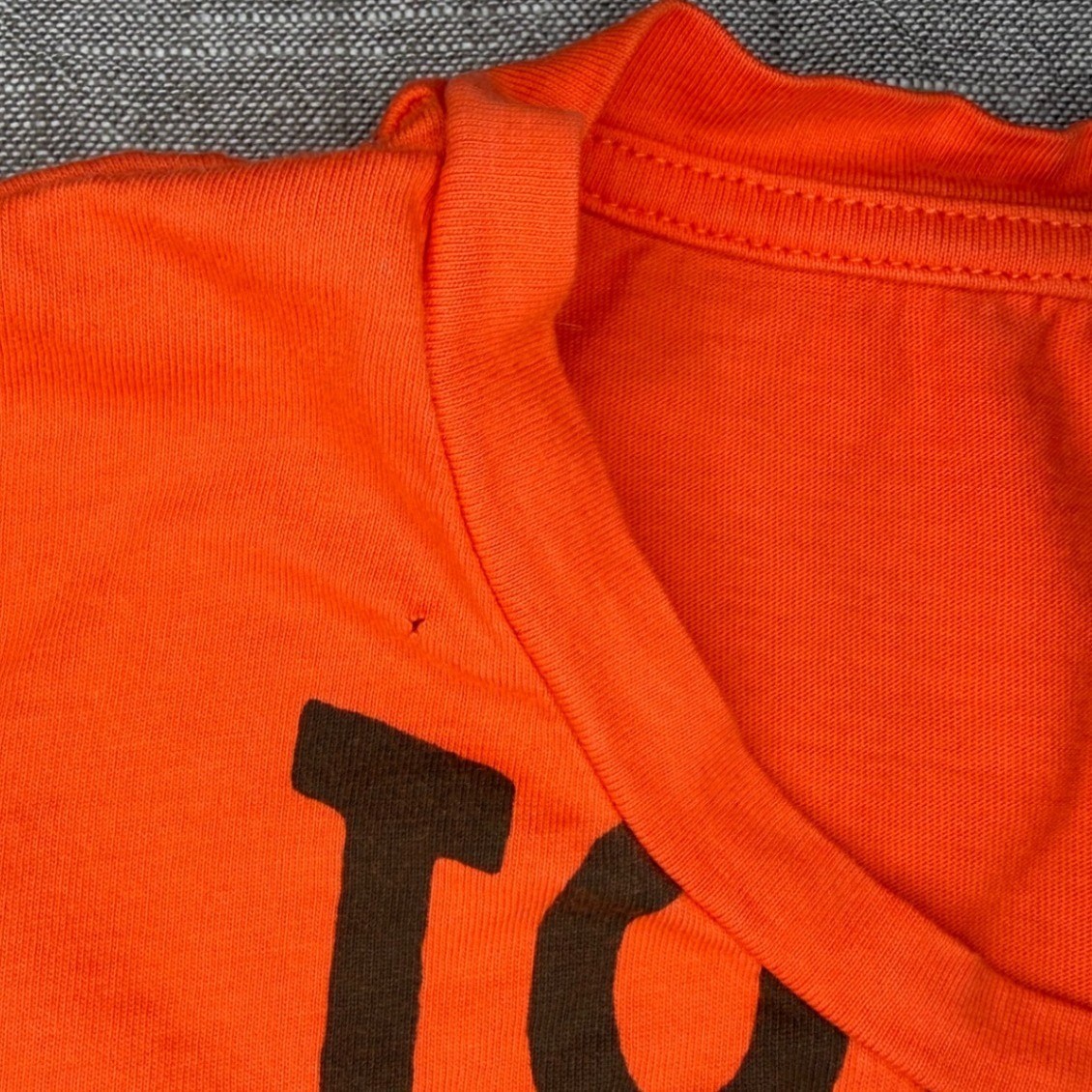 Vintage Uniqlo Andy Warhol Campbell’s Tomato Soup Graphic T-Shirt Orange XS