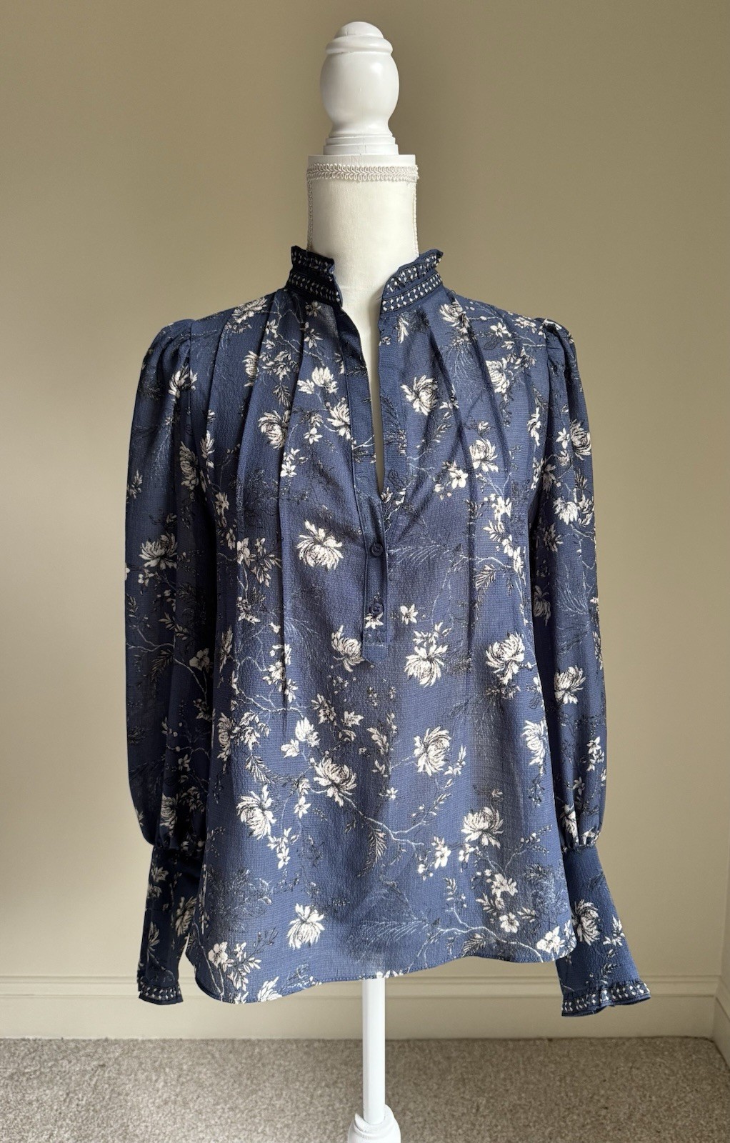 MAX STUDIO Blue & Cream Floral Gathered Sleeve Top or Blouse Sz S