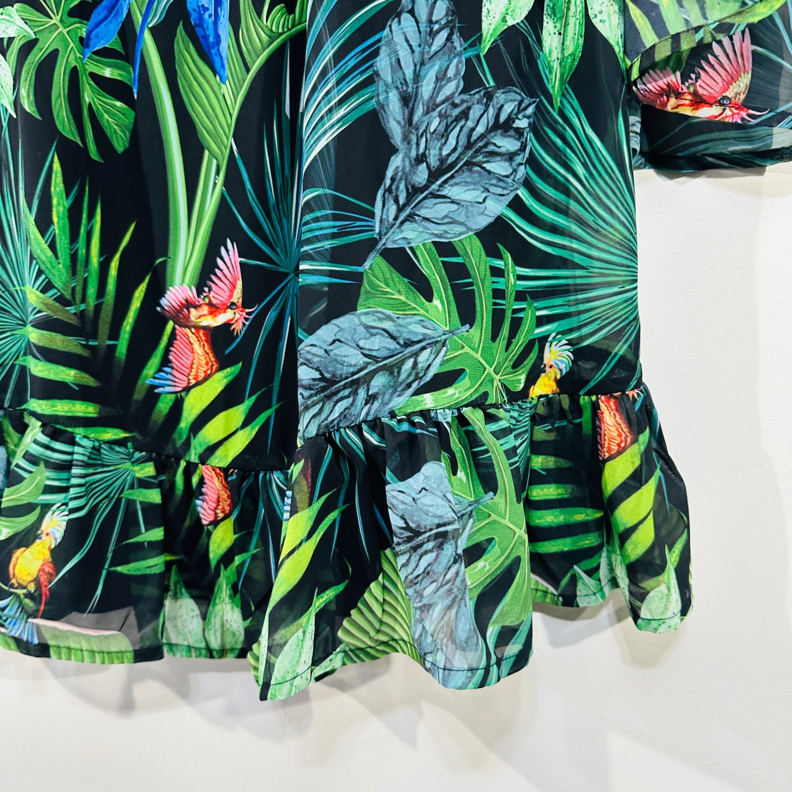 Virtuelle Blouse Top 14 Black Green Blue Birds Tropical Print Bell Sleeve Ruffle