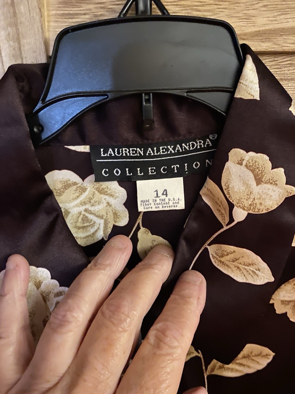 LAUREN ALEXANDRA Women’s Size 14 Dressy Blouse Shiny Floral Long Sleeve Button