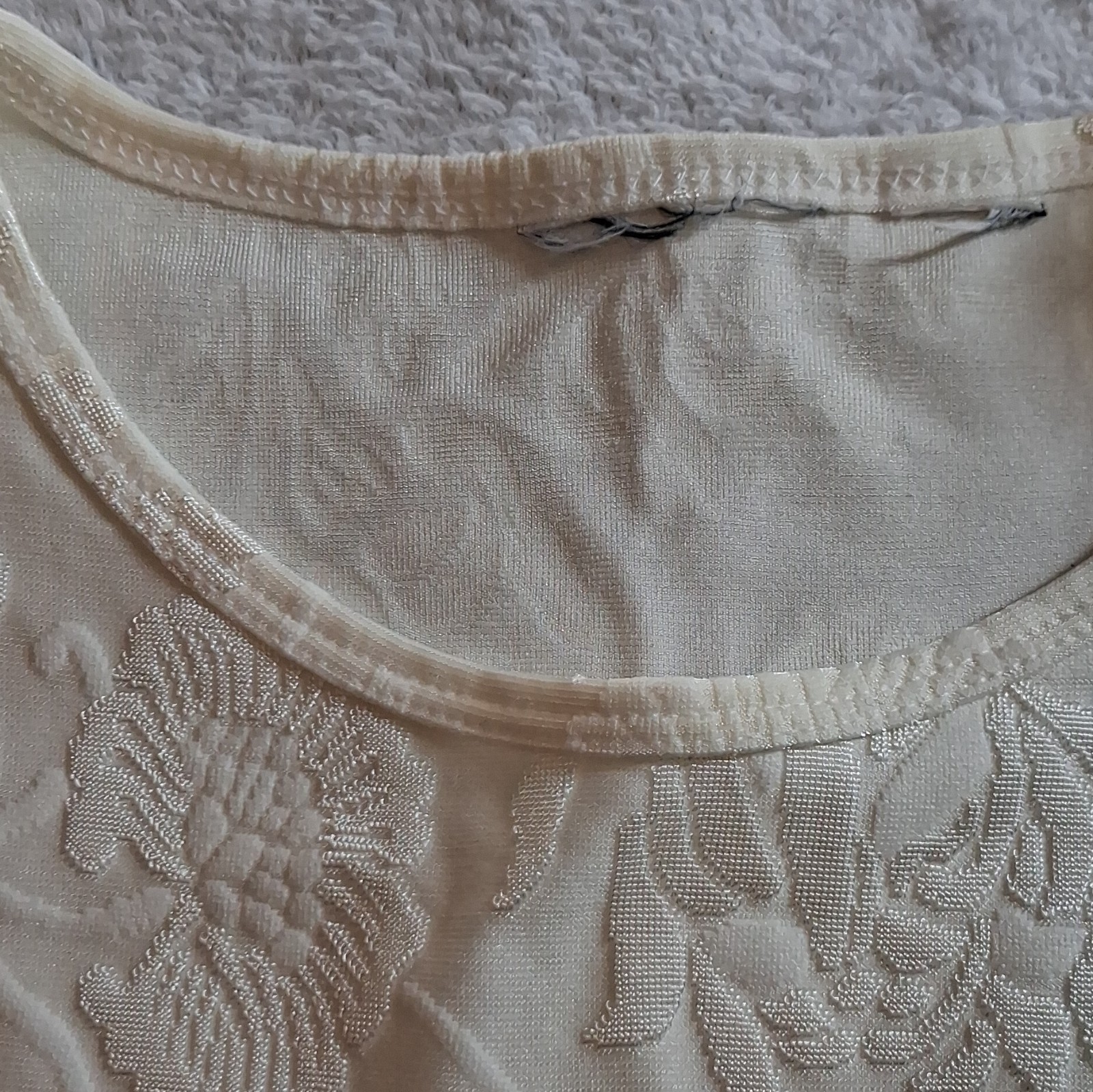 Women’s Beige Floral Jacquard Textured Crew Neck Pullover Blouse Short Sleeve XS