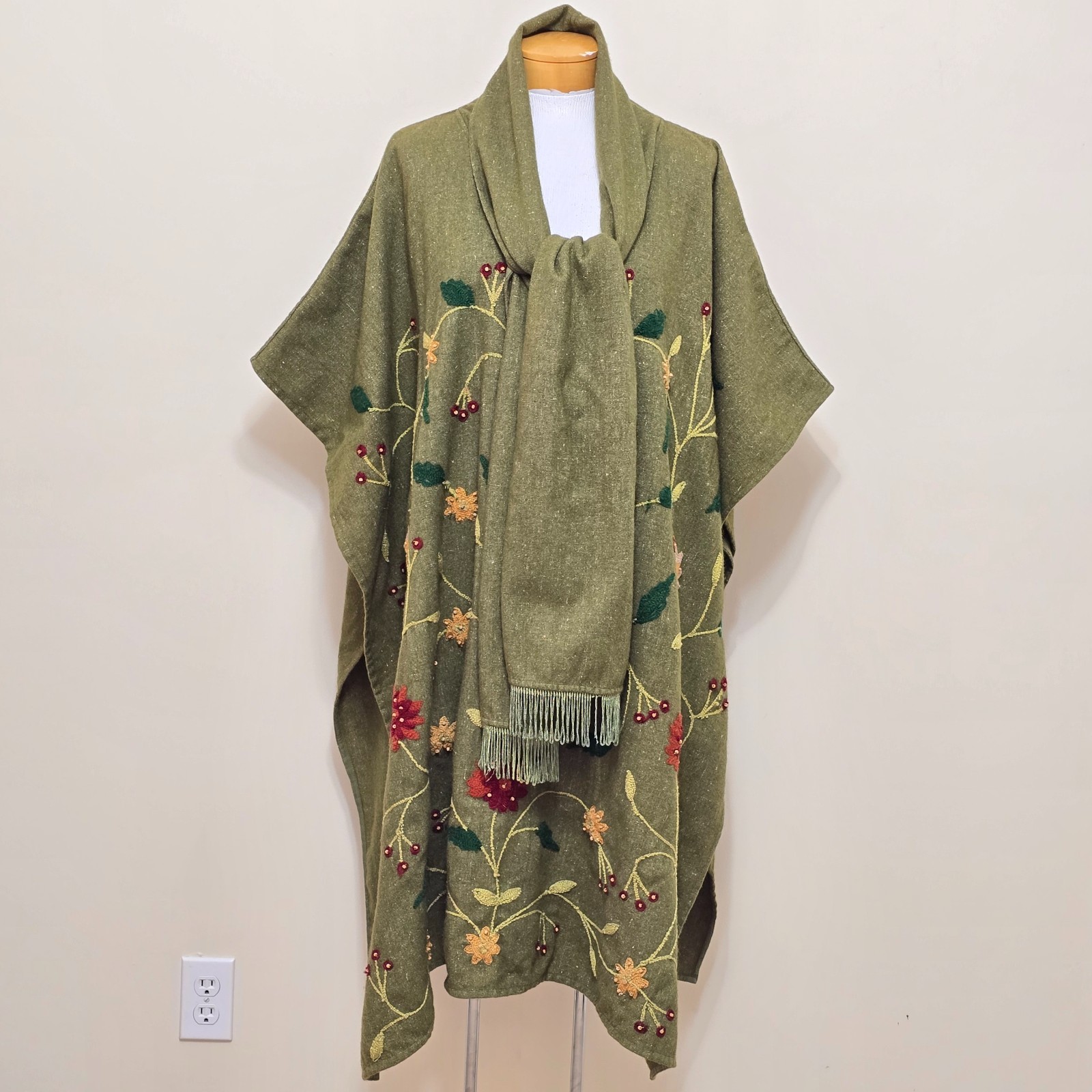 Vtg Wool Poncho Floral Top Wrap w/Shawl Forest Fairy Artsy Festival Cottagecore