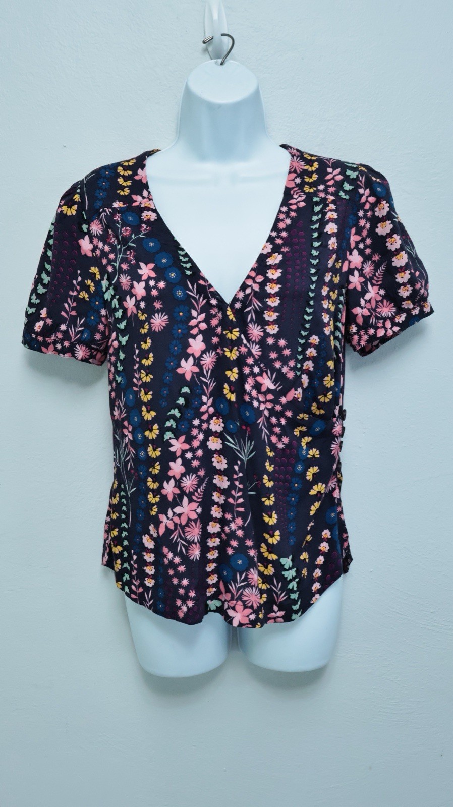 Meadow Rue By Anthropologie Wrap Top Blouse Navy Blue Eldoret Floral V-Neck Sz 6