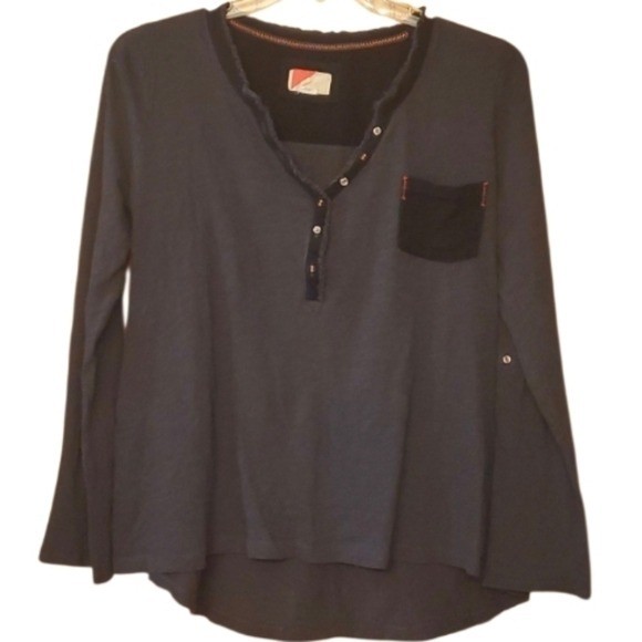 Anthropologie Tab Sleeve Navy Ruffle Edge Henley With Contrast Stitching Size XL
