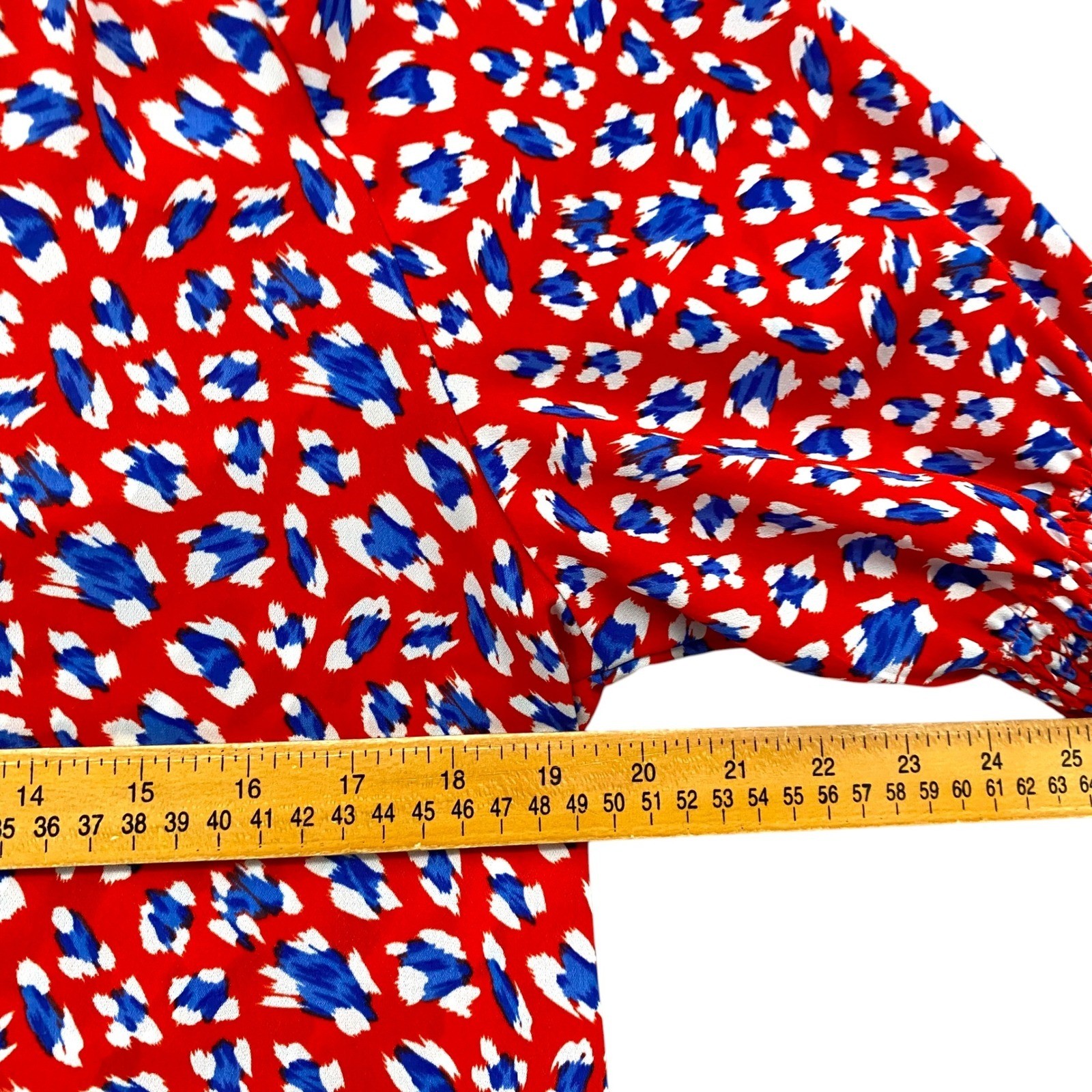 Jade Melody Tam Red Blue Abstract Print Smocked Bell Sleeve Blouse Womens Small