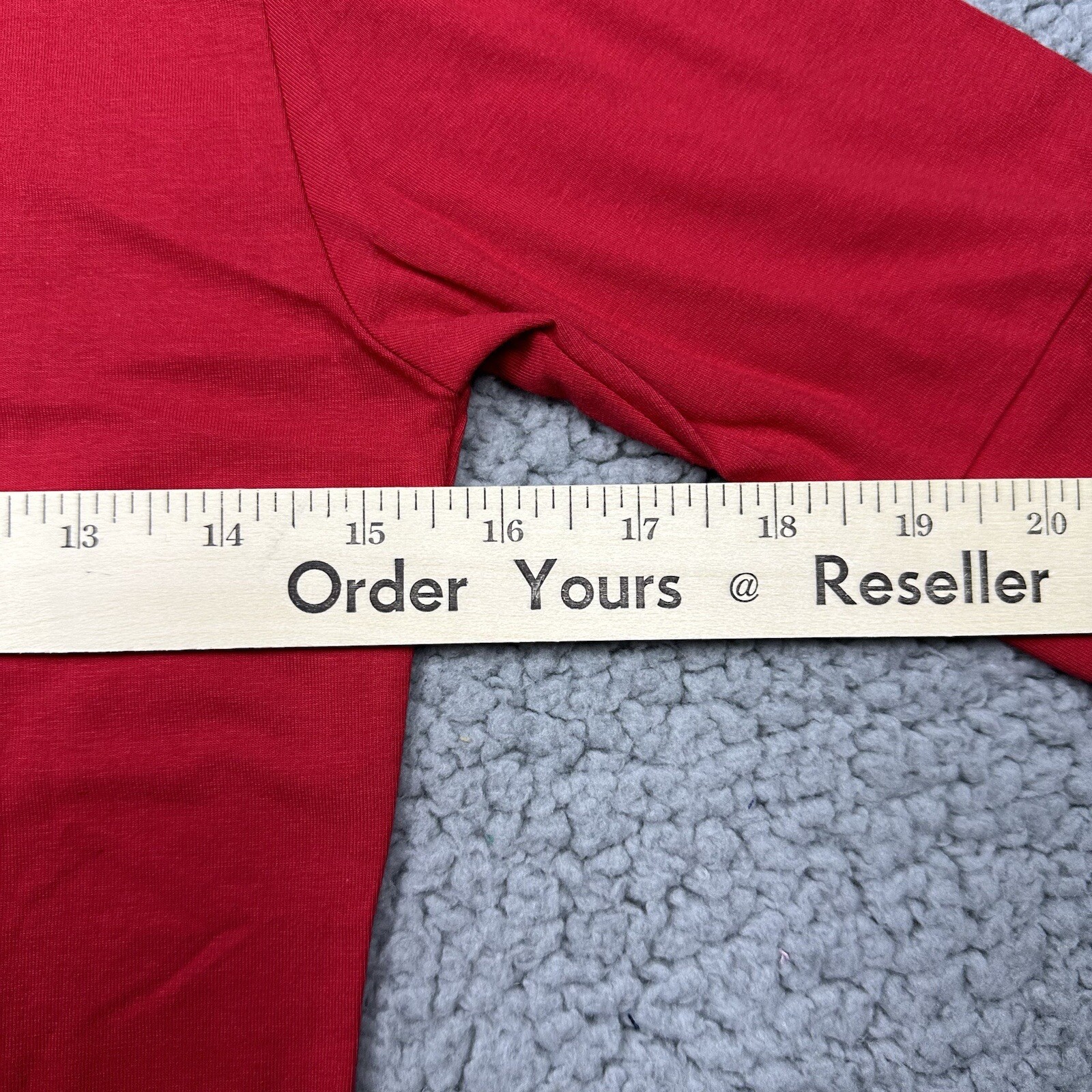 Active Basic Shirt Womens Medium 1/2 Sleeve Red Tee Slim Fit V Neck Stretch
