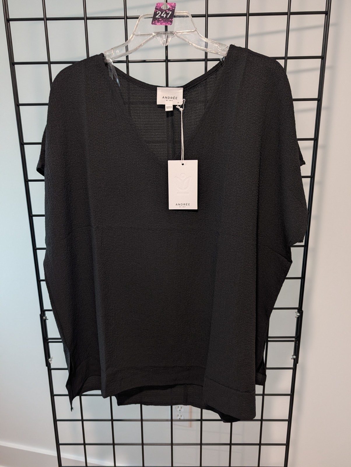 Andre by Unit V-Neck Blouse MHS17P NWT