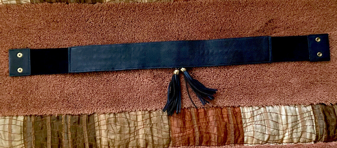 woman’s Belt navy blue 30 inches , size small, Gold studs rubber