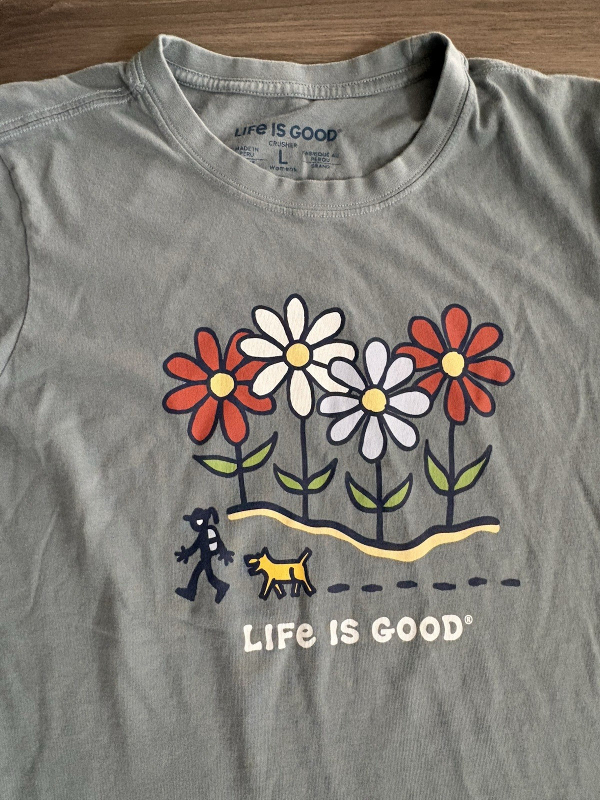 LIFE IS GOOD Women’s Crusher T-Shirt Sz L Flowers Daisies Dog Hiking Blue Green