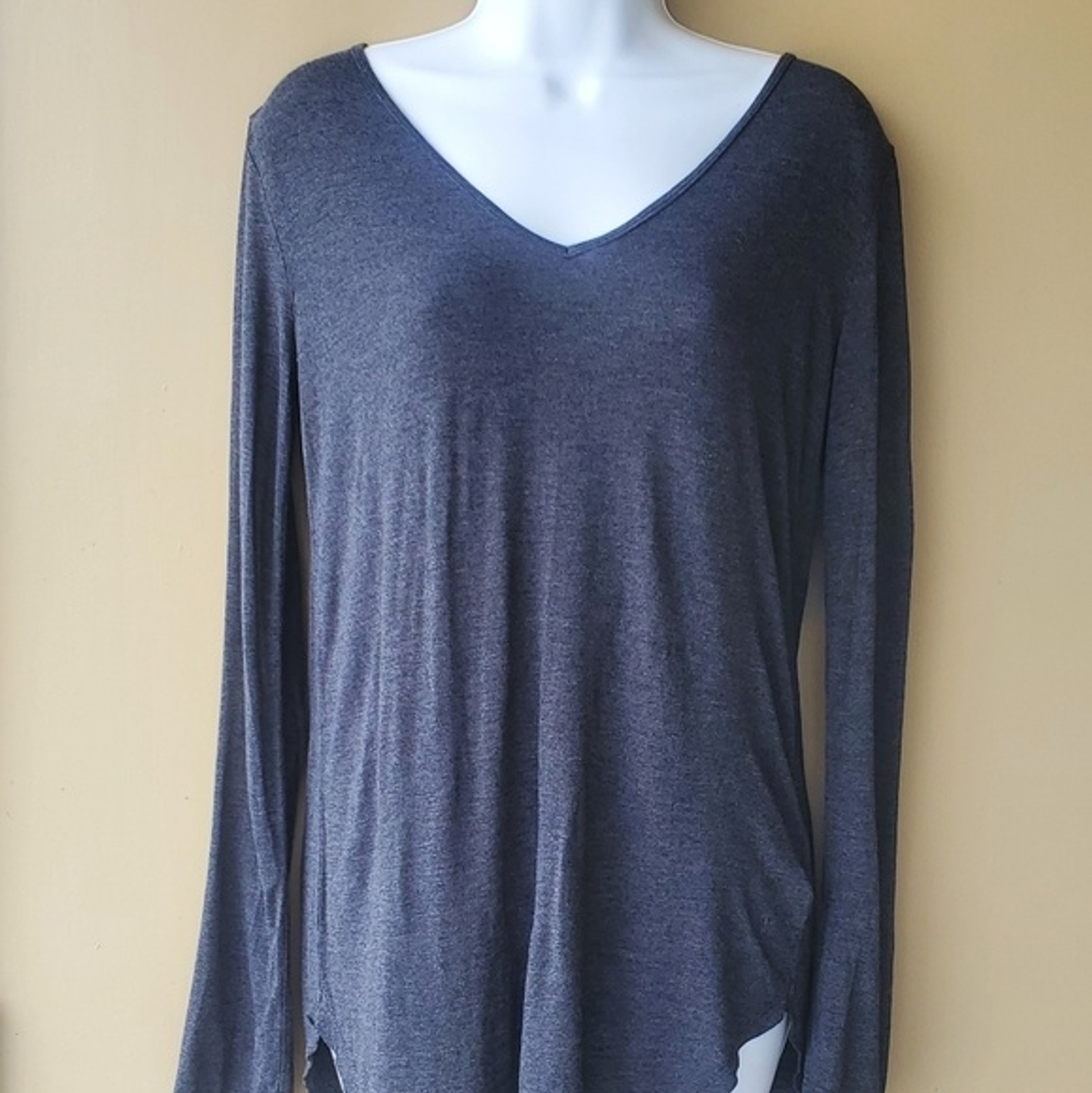 Gap Grey Womens Basic Long sleeve Vneck Shirt