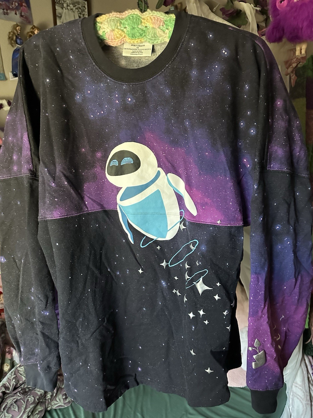 RARE disney pixar WALL-E spirit jersey medium, very good condition!!