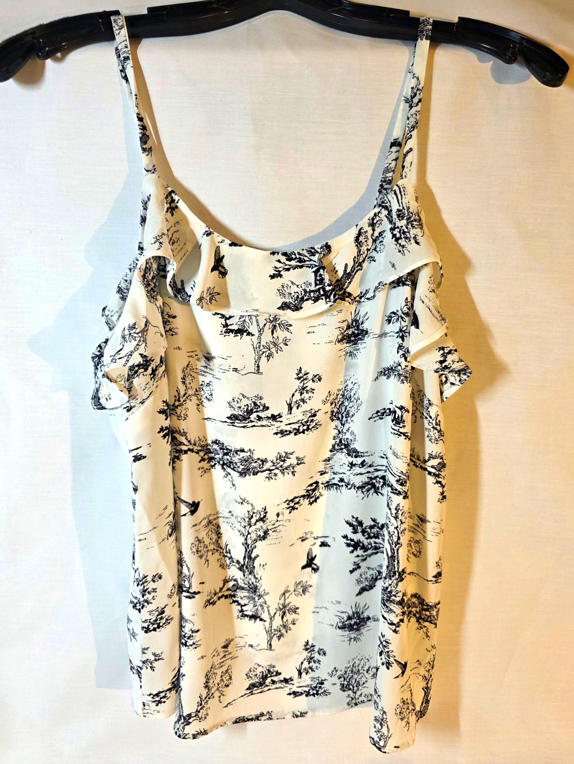 Chelsea & Theodore Women’s Toile Cami Top Cold Shoulder Ruffle S/P White Black