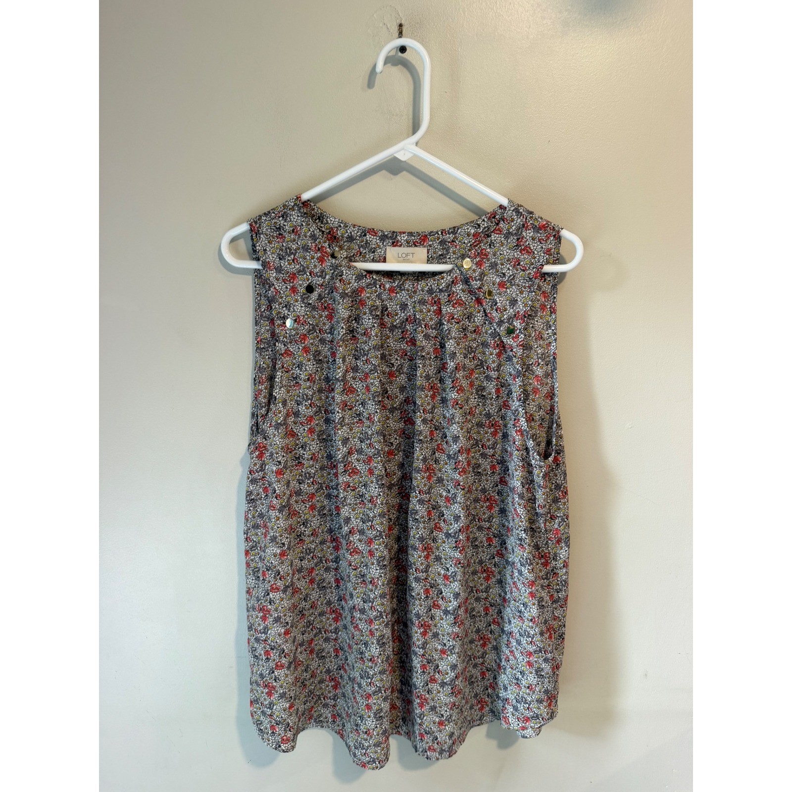 Loft Outlet Womens XL Floral Sleeveless Shell Pleated Button Accent Blouse