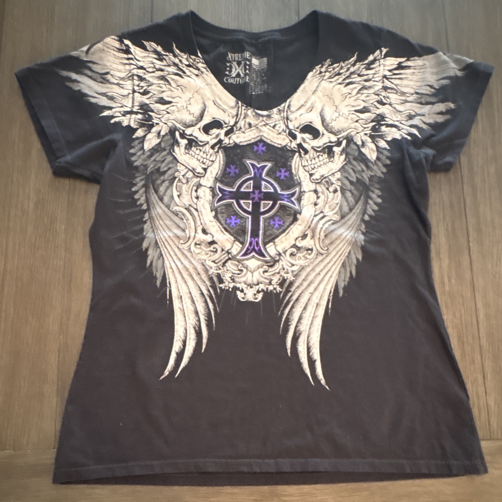 Xtreme Couture Women’s Black Skull Graphic Print V-Neck Cotton Knit Tee L