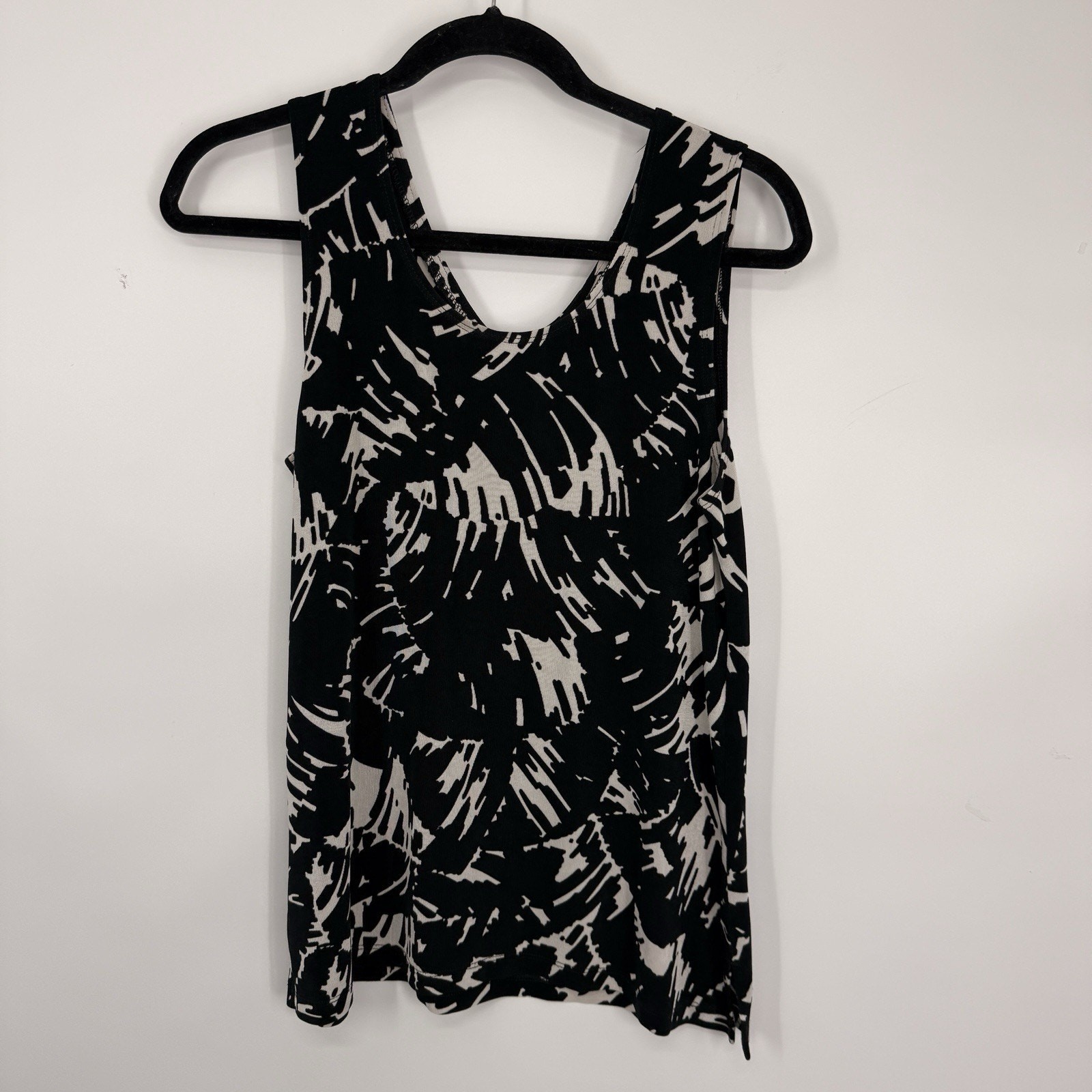 Chicos Travelers 1 Tank Top Medium Black Pattern V Neck Slinky Knit Pullover