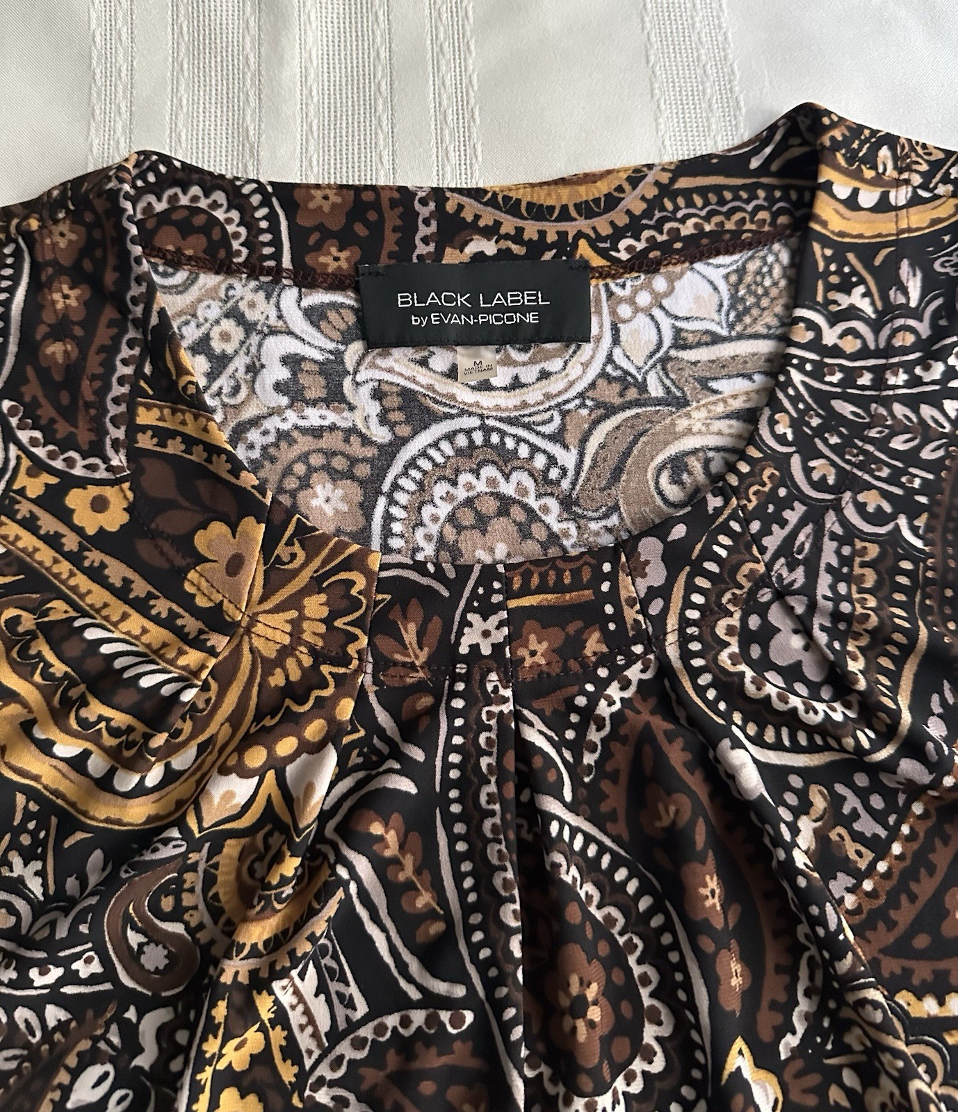 Black Label by Evan-Picone Paisley Print Sleeveless Blouse Size M Brown Gold