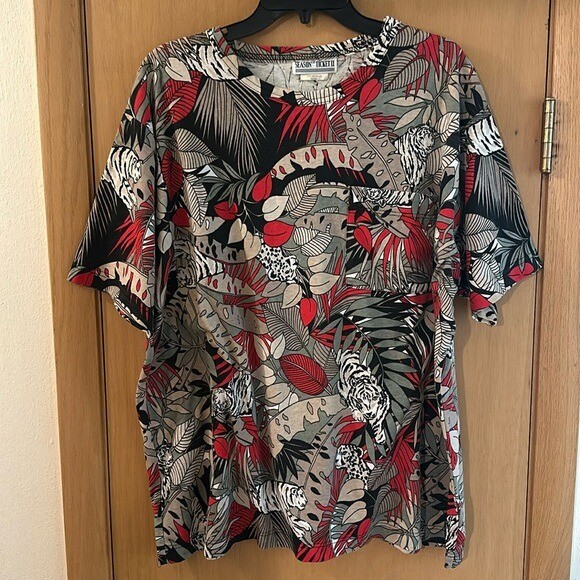 Season Ticket II Women’s Vintage Tiger Leopard Tropical Shirt Red Size 20-22W