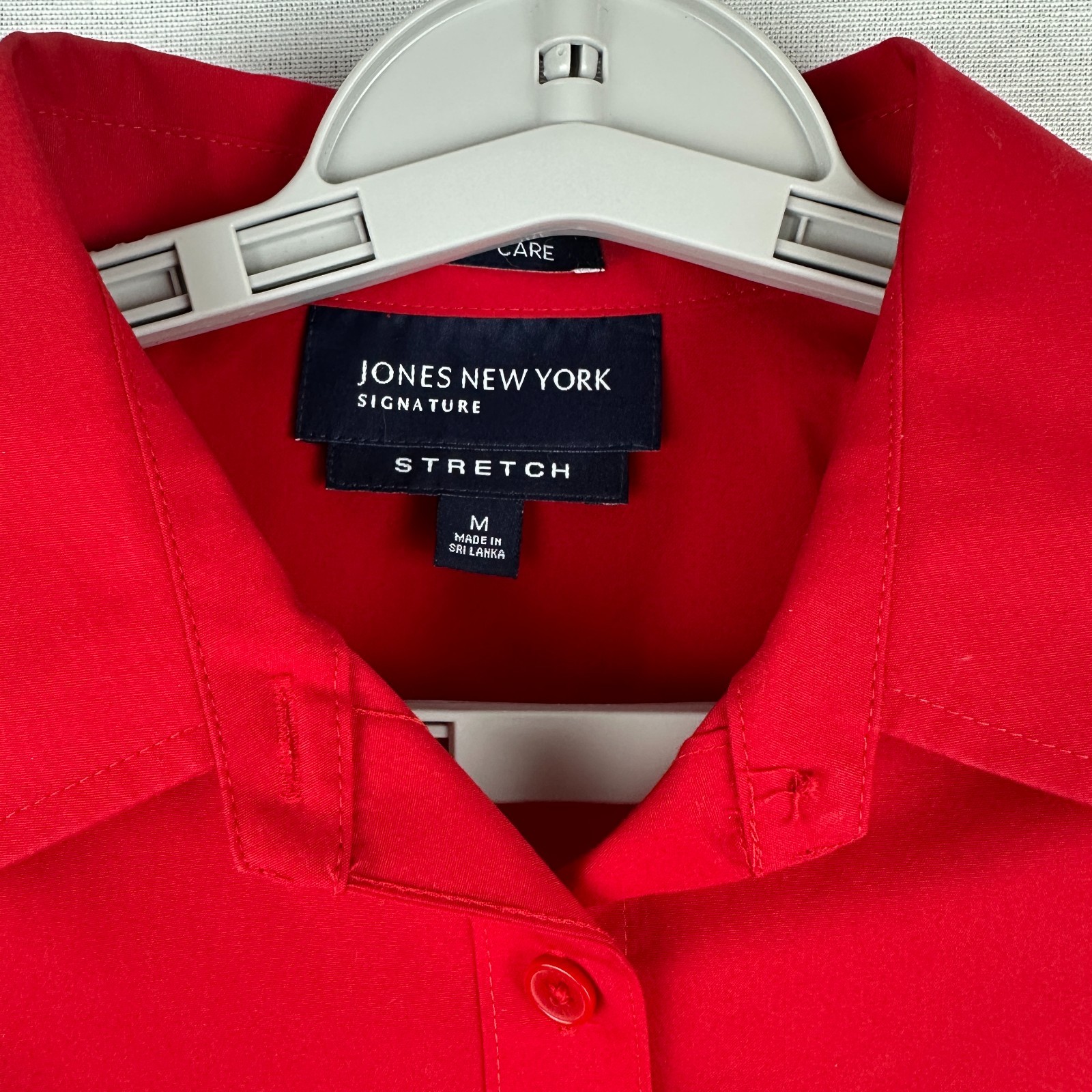 JONES NEW YORK WOMEN’S EASY CARE STRETCH RED LONG SLEEVE BUTTON BLOUSE SIZE M
