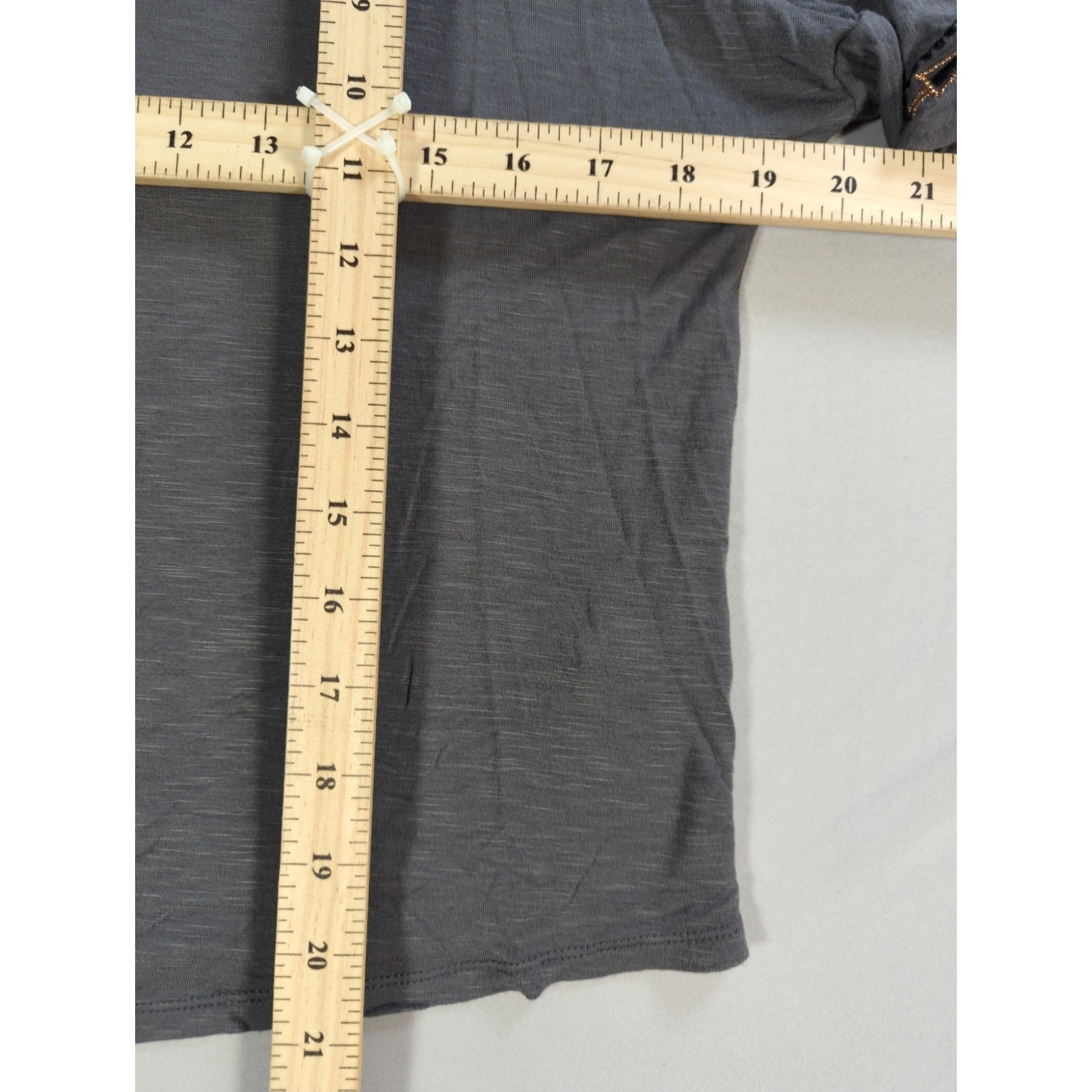 APT. 9 Womens Gray Ruffle Sleeve Top Rayon Spandex Size M Casual Boutique Shirt