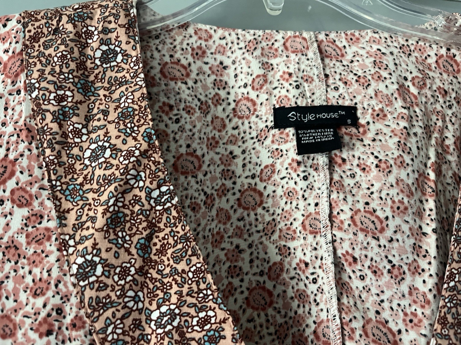 Style House Women’s Waist Length V-Neck Cloth Button Women’s 3/4 Slv Blouse 193
