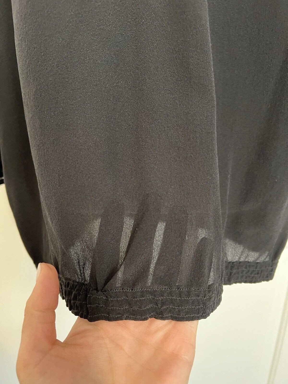 $295 VINCE Designer 100% Silk 3/4 Sleeve Dolman V Neck Blouse Top Black Chic L