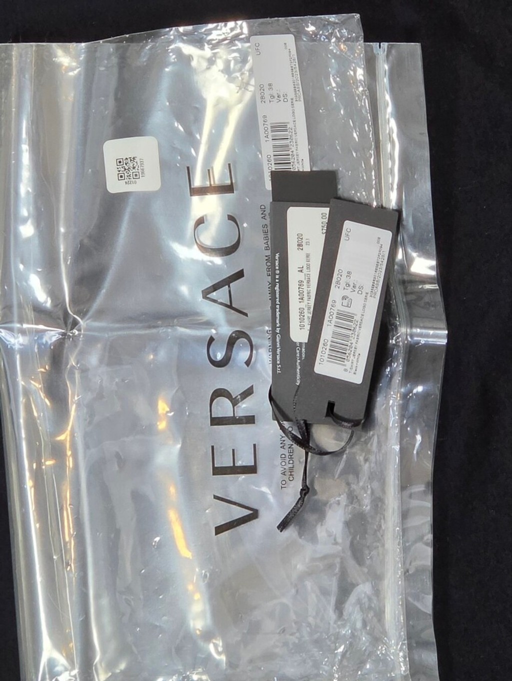 Authenticated $750 VERSACE Pin Tee Black Gold IT38 Size US 2