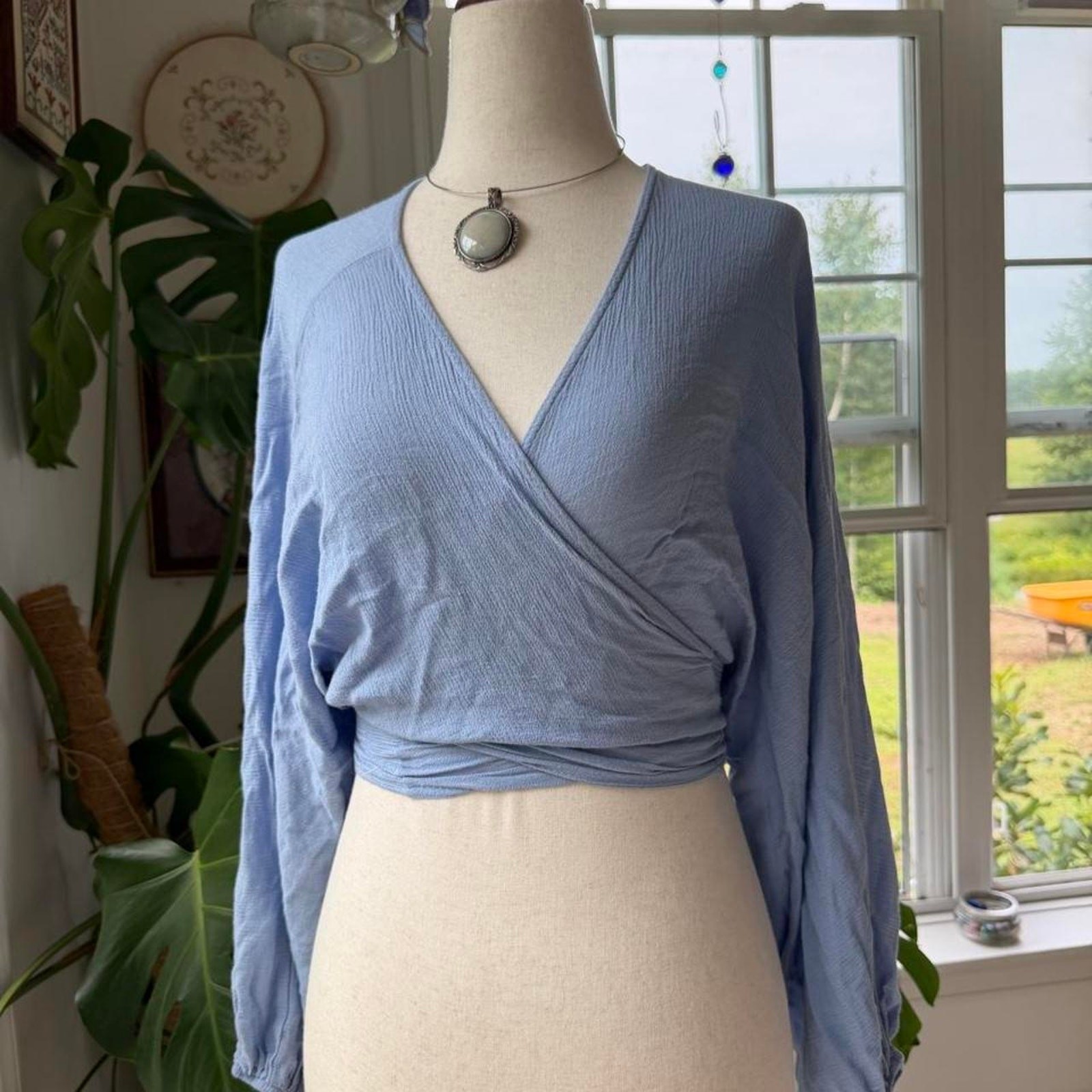 Light Blue Long Sleeve Wrap Top Size Small by Amable