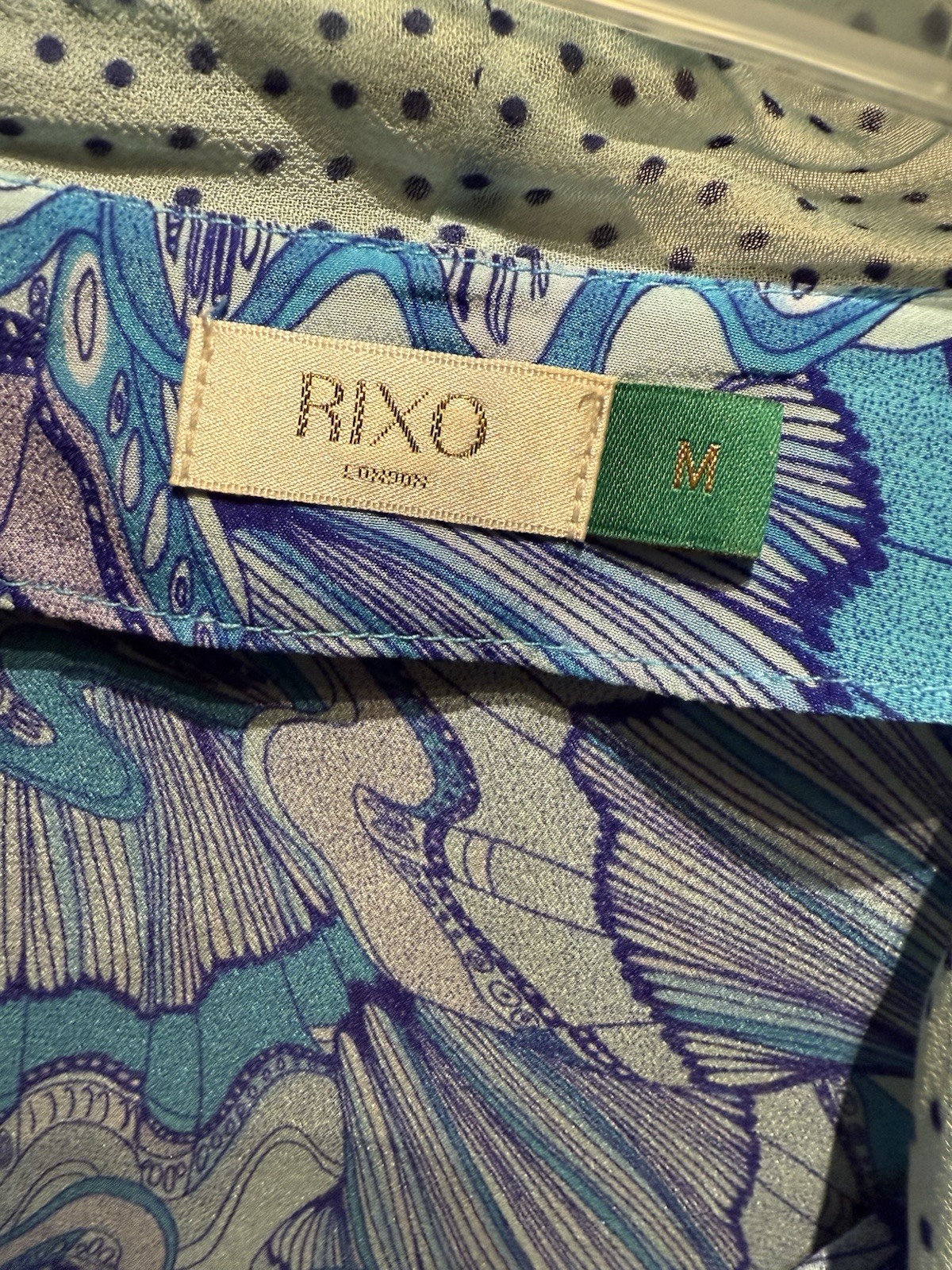 RIXO LONDON PSYCHEDELIC SHELL ANGIE TOP – PASTEL BLUE. Medium