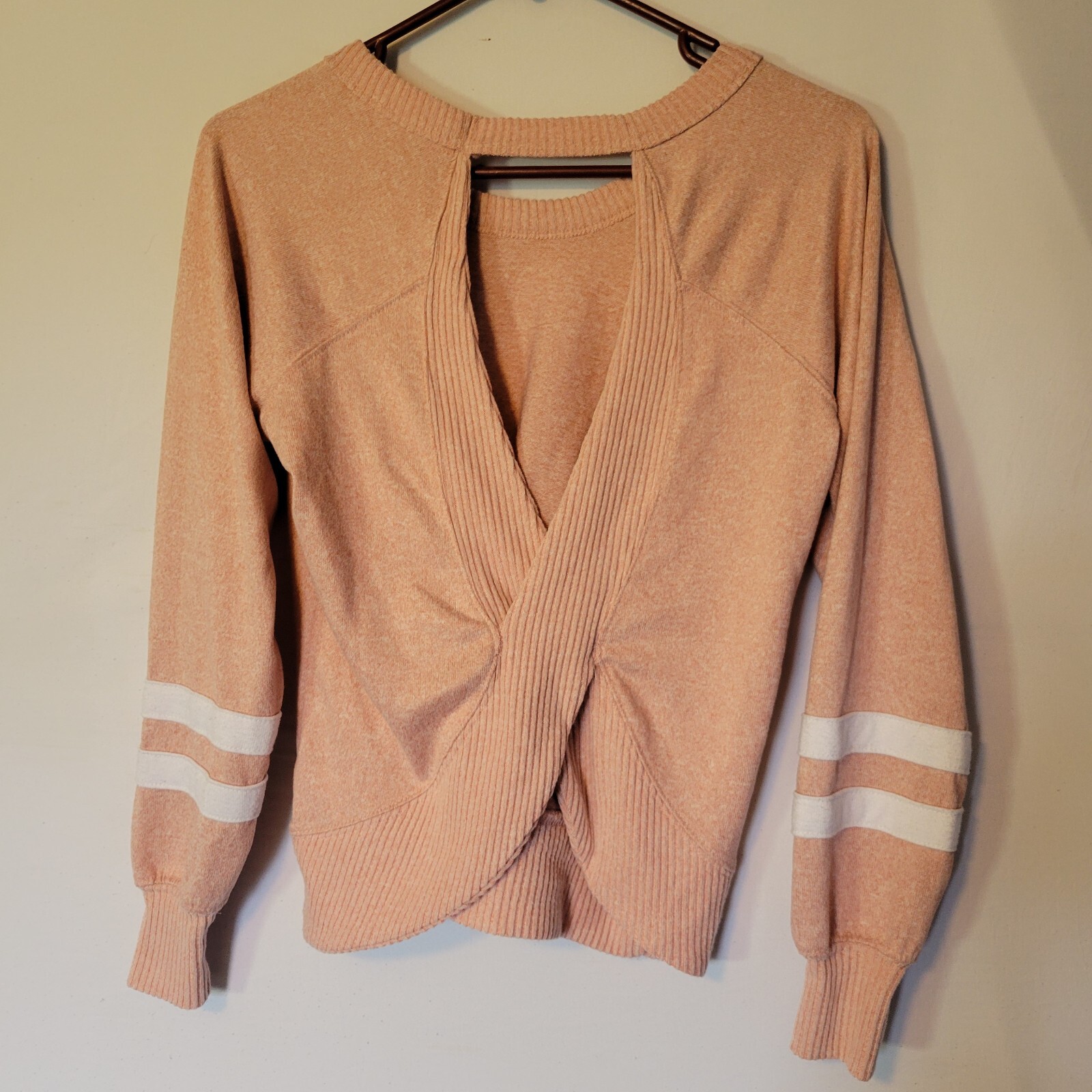 NO BOUNDARIES Womens Light Fleece Top Kangaroo pocket criss cross open back
