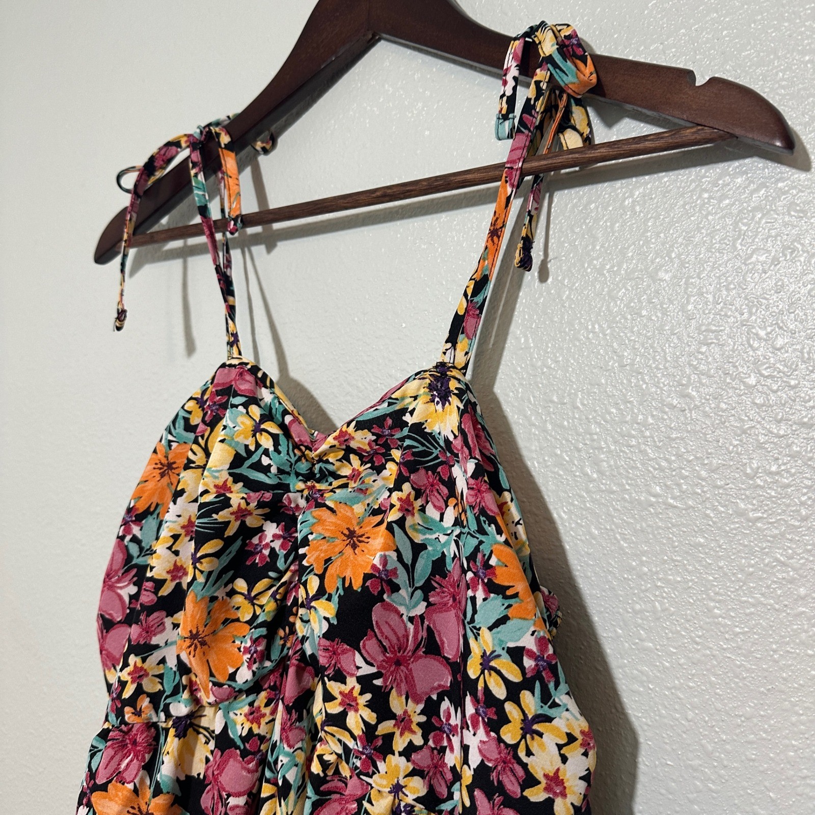 SHEIN Curve Floral Tie Shoulder Cami Top 0XL Black Multi Ruched Smocked Blouse