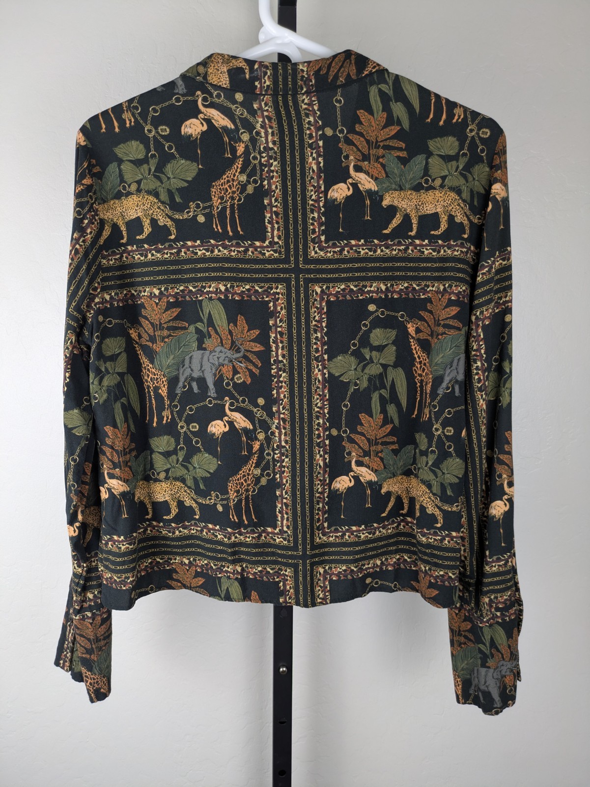 Zara Large Safari Jungle Animals Elephant Giraffe Long Sleeve Button Blouse