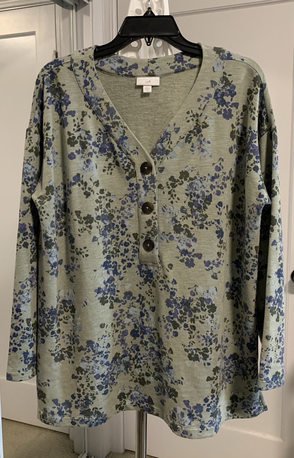 J. Jill Floral Top Medium Green And Blue Multicolor Buttons V Neck