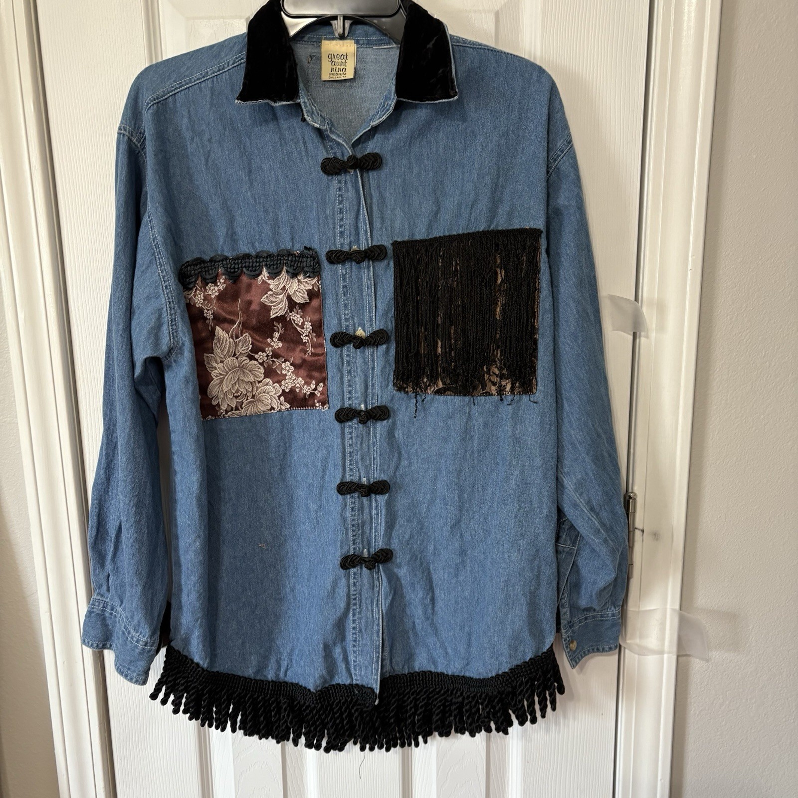 Women’s M Embellished Denim Shirt Velvet Collar Frog Closures Fringe Western