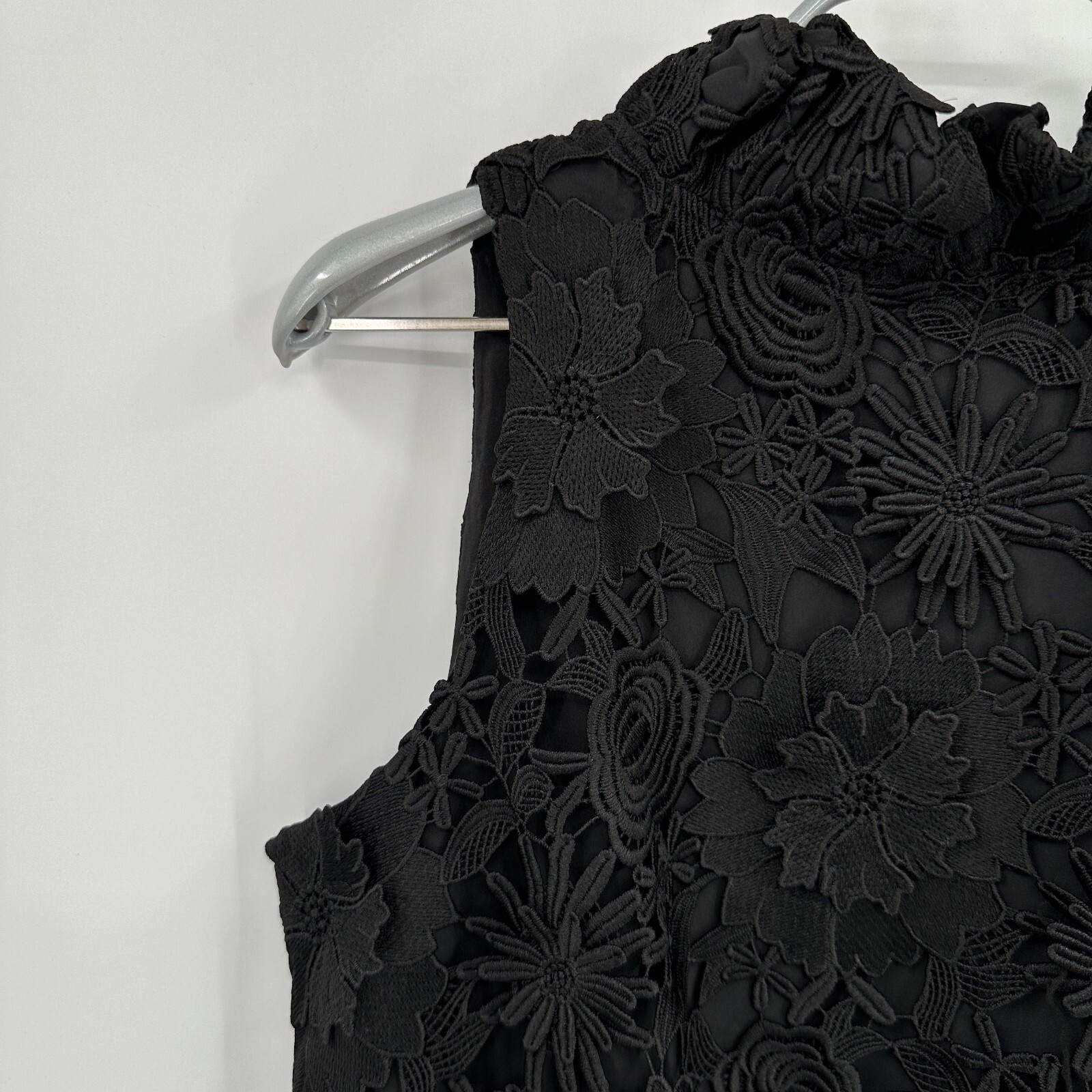 Tuckernuck Black Guipure Lace Mason Blouse sz XS Sleeveless Top Ruffle Bow Tie