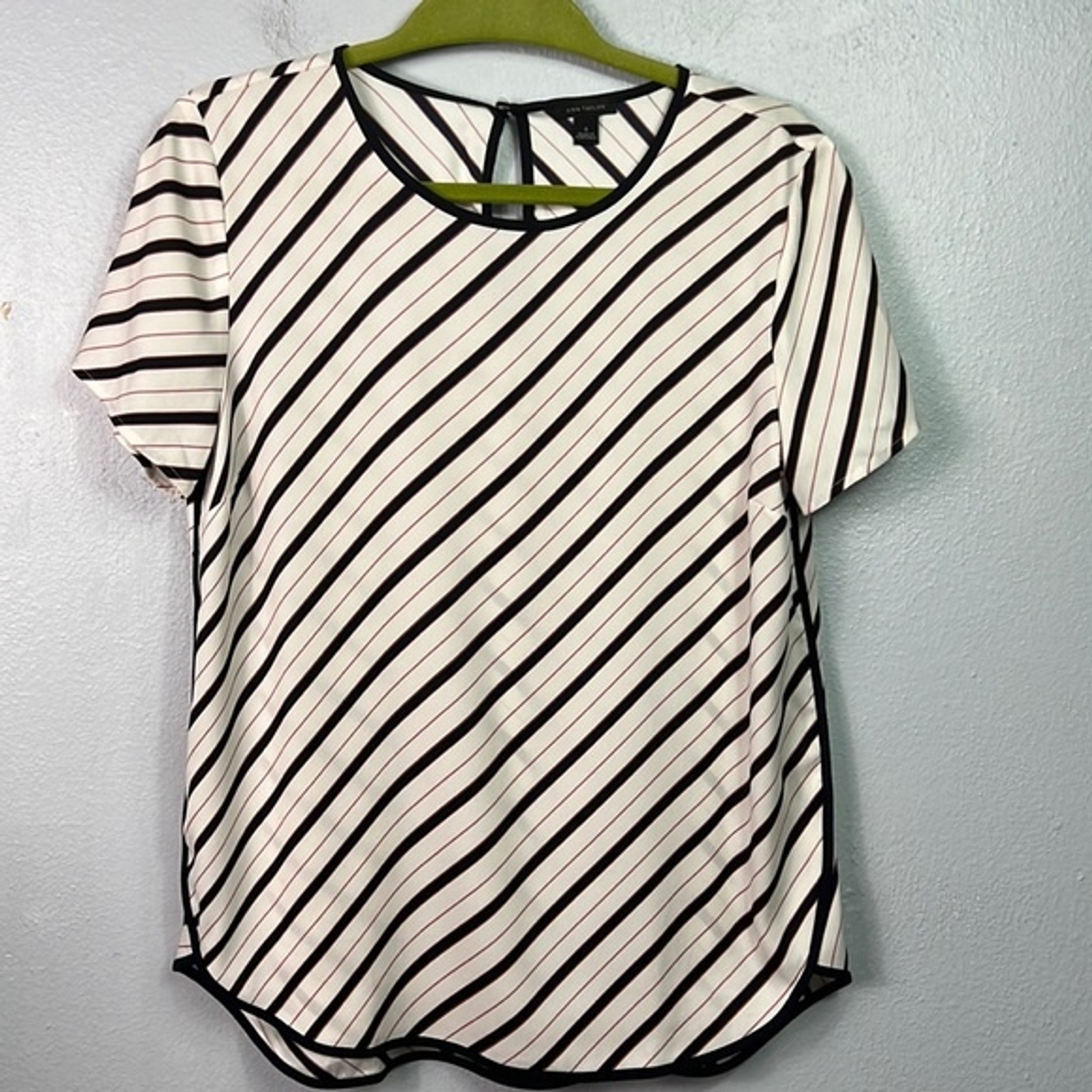 Ann Taylor Diagonal Stripe Navy Blue & Cream Cap Sleeve Top Small