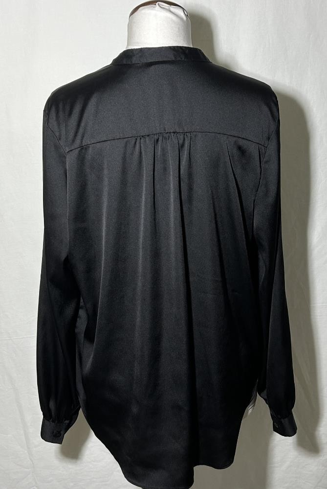 NEW Black Longer Length Curved Hem Blouse Top sz Large Long Sleeves