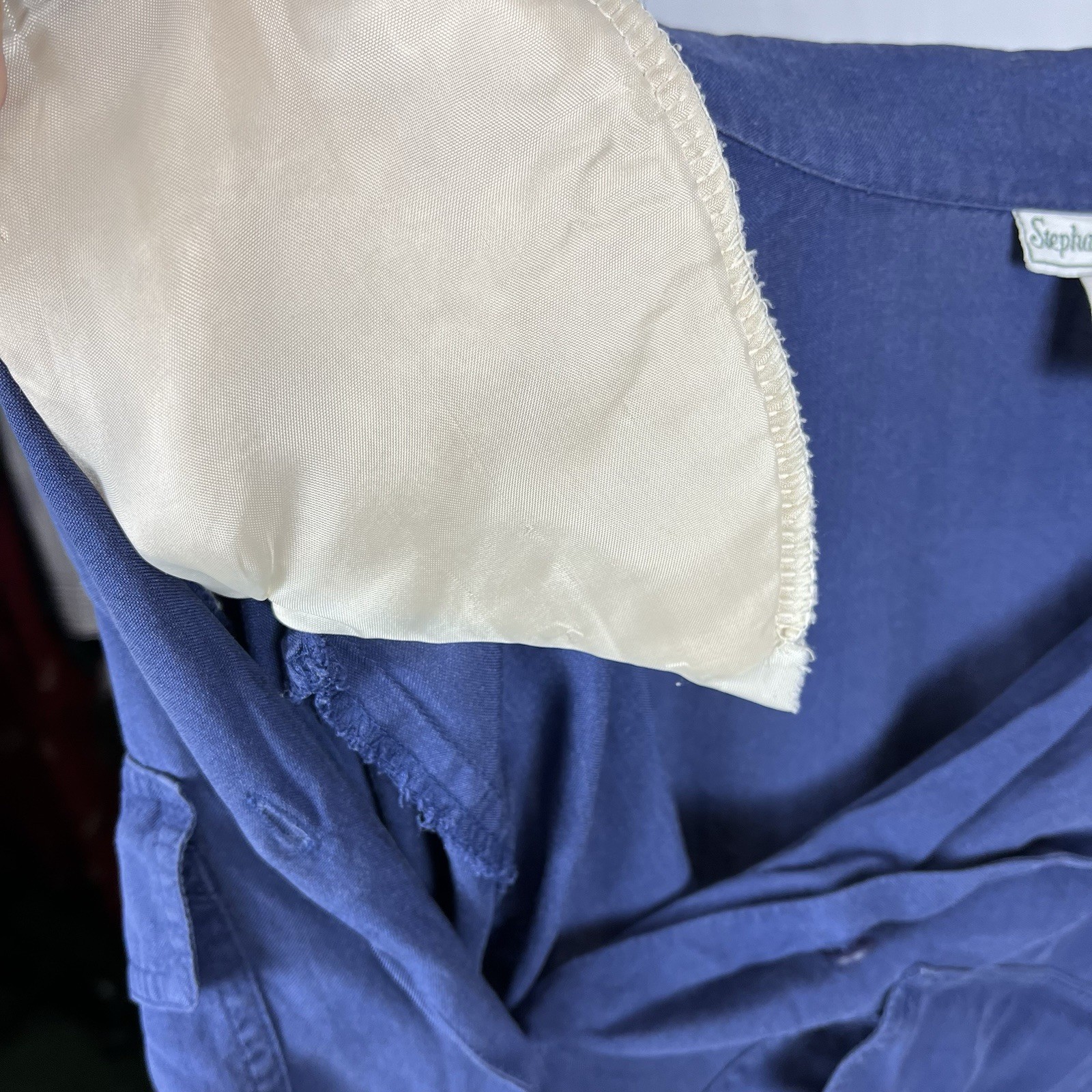 100% Silk Crepe Blouse Blue Button Front Women Size L Matte Lightweight
