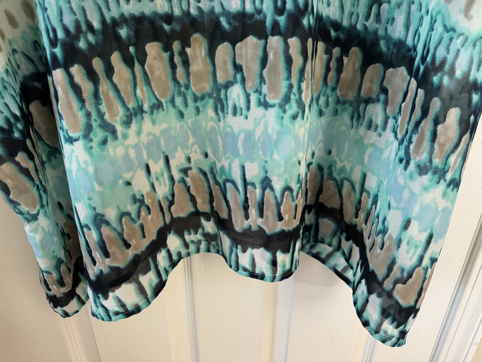 Elena Solano Woman Size 2X Multicolor Blues Lightweight Polyester Crochet V-Neck