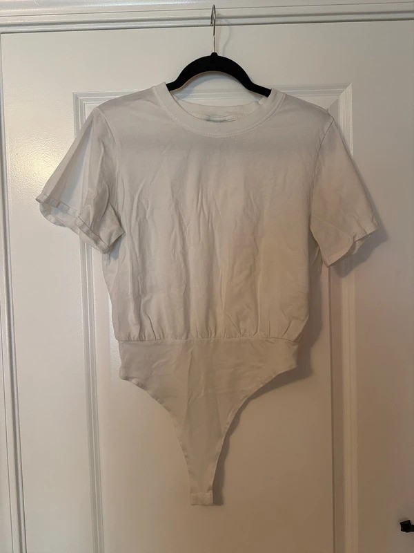 Women’s future collected 100% cotton white T-shirt bodysuit size small