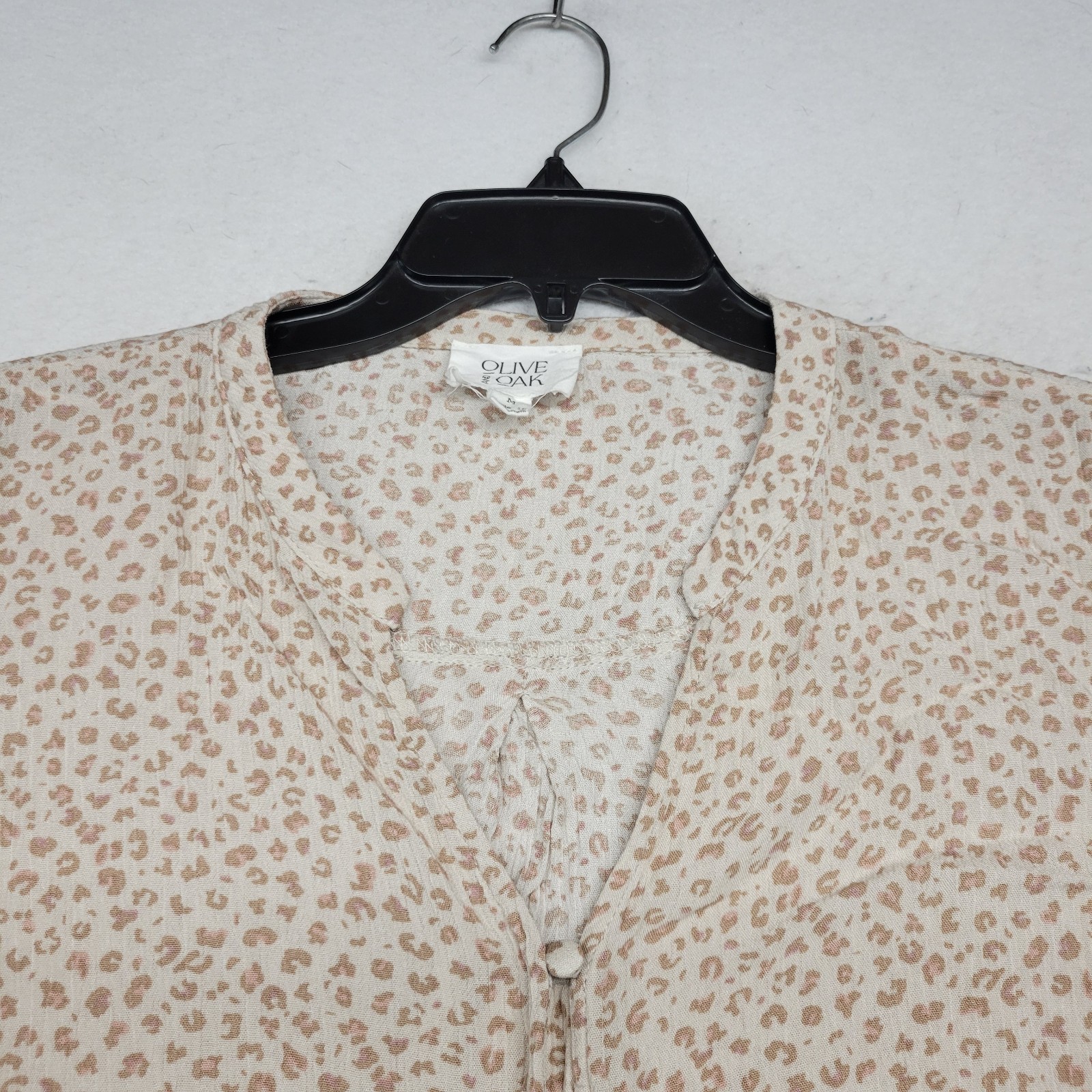 Olive And Oak Shirt Womens Medium Beige Leopard Print Button Up Tie Front Boho