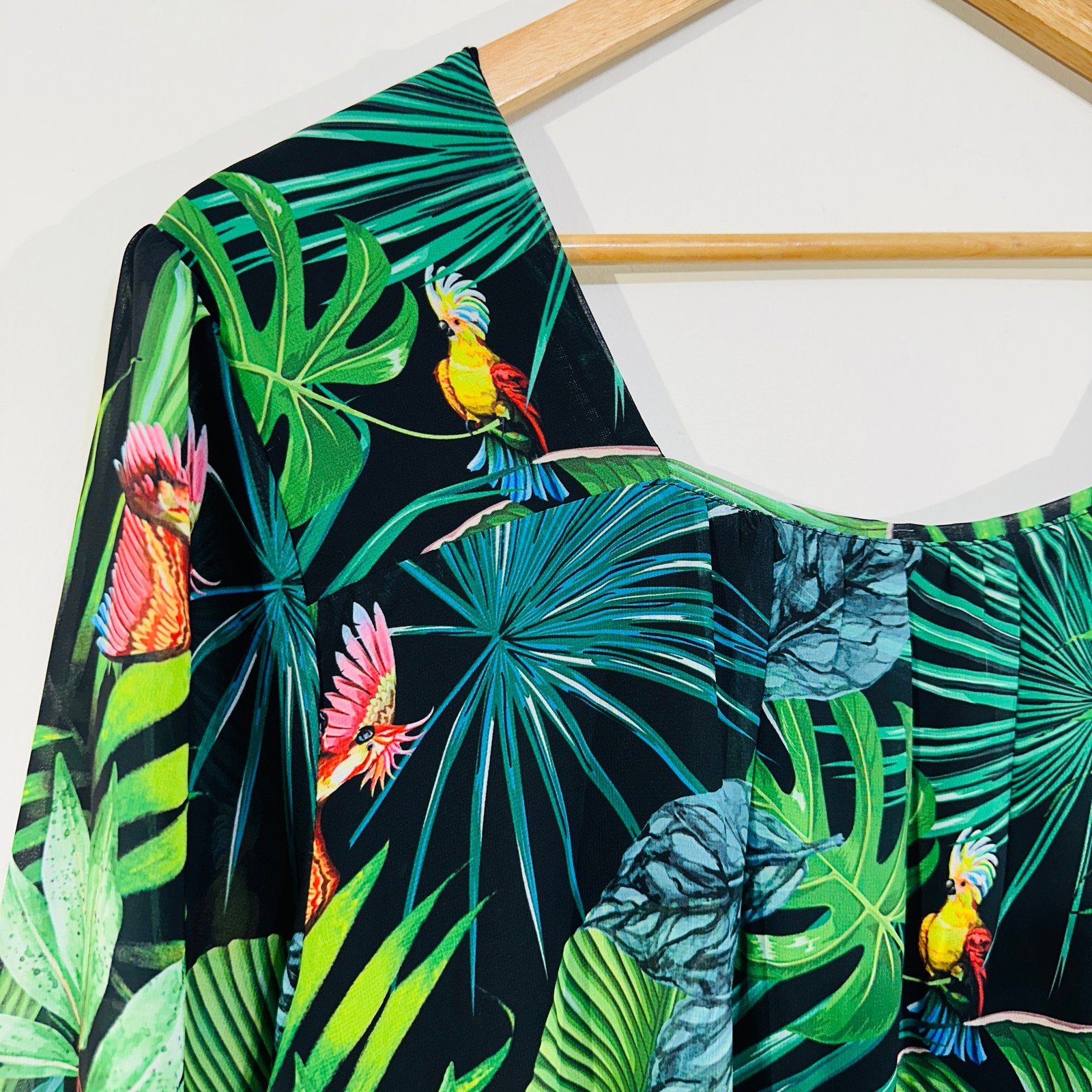 Virtuelle Blouse Top 14 Black Green Blue Birds Tropical Print Bell Sleeve Ruffle